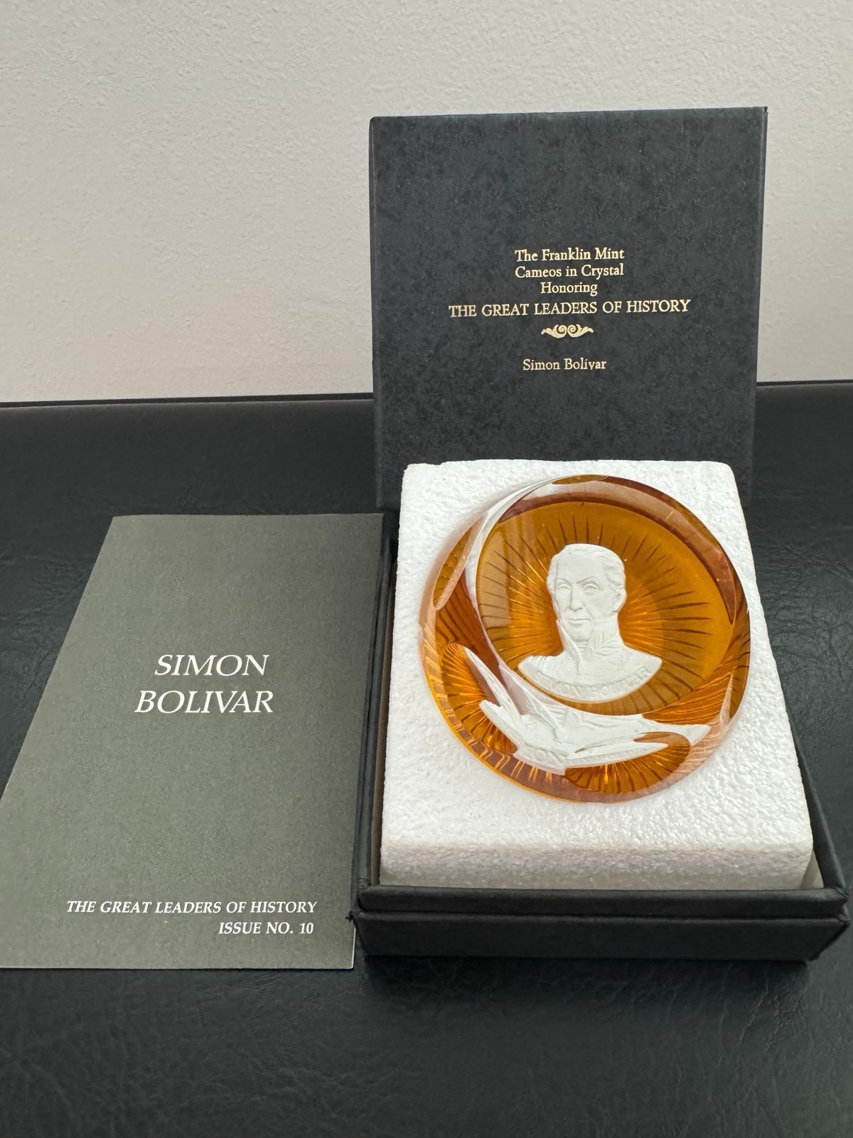 Baccarat Crystal Franklin Mint Paperweight great Leader Cameo Simon Bolivar