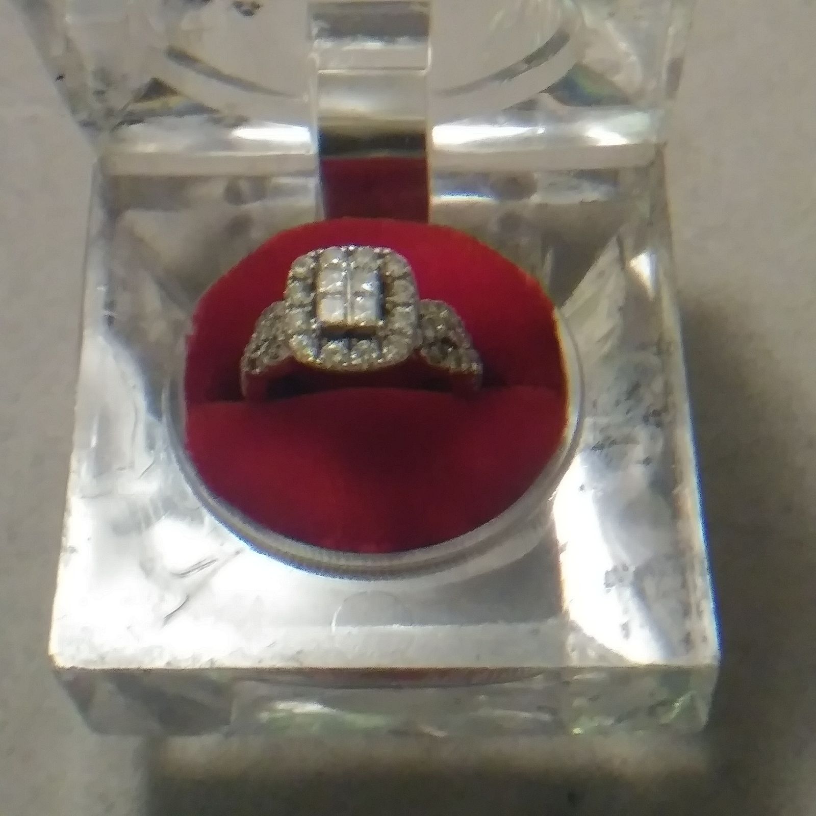 18kt 1.5 ct Solid Gold Infinity Diamond