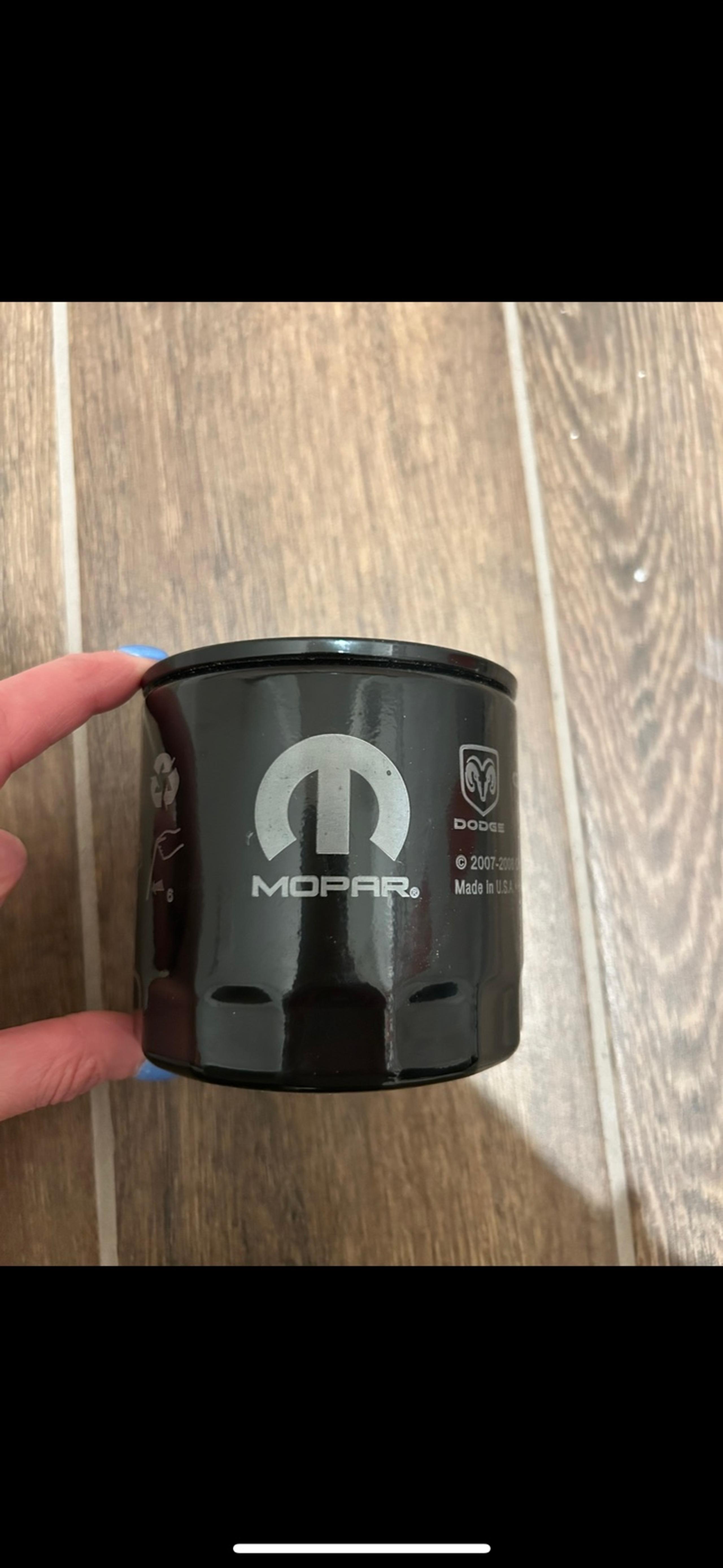 Genuine MOPAR Oil Filter part #: 04884899AB