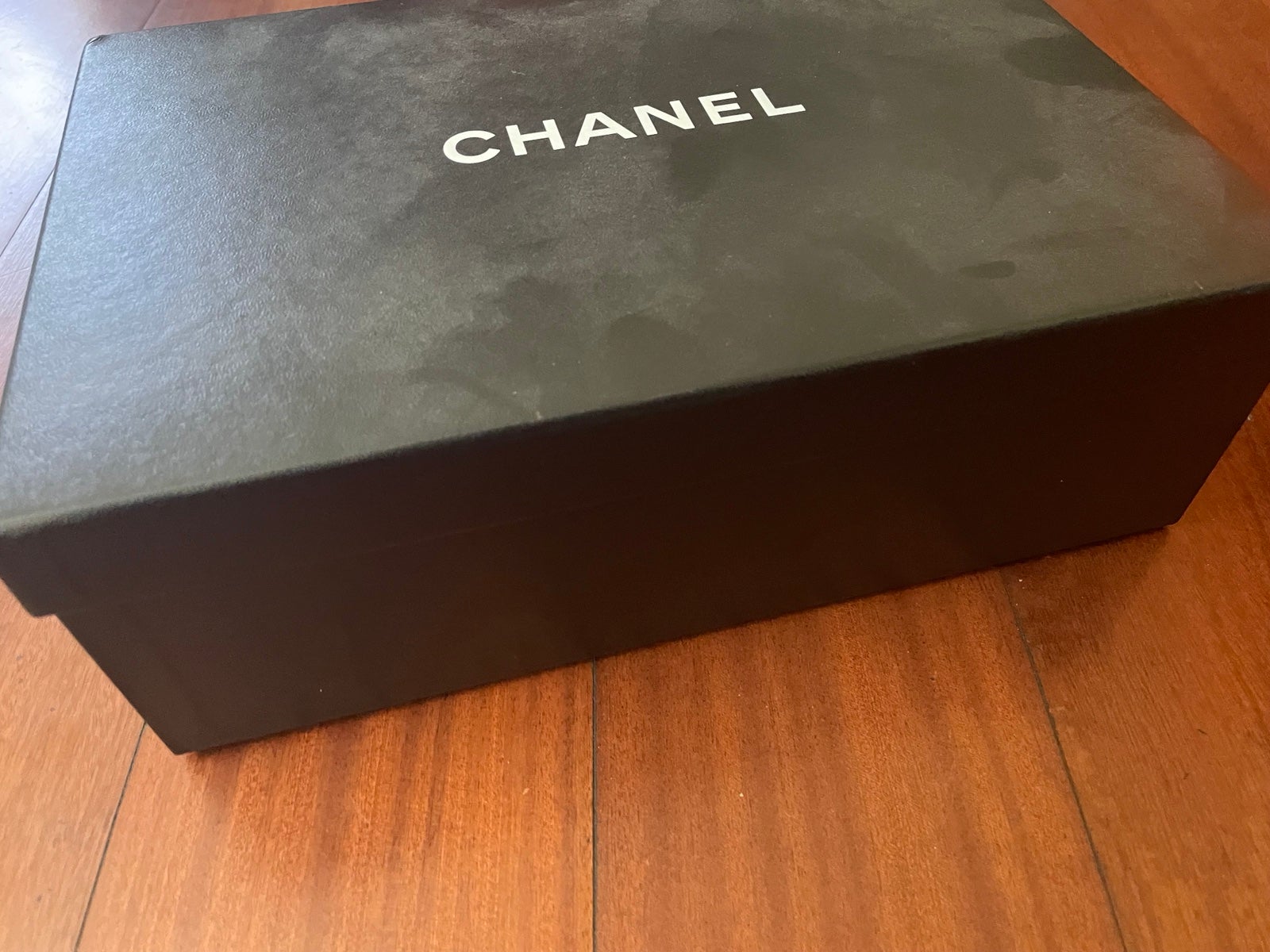 chanel shoe box