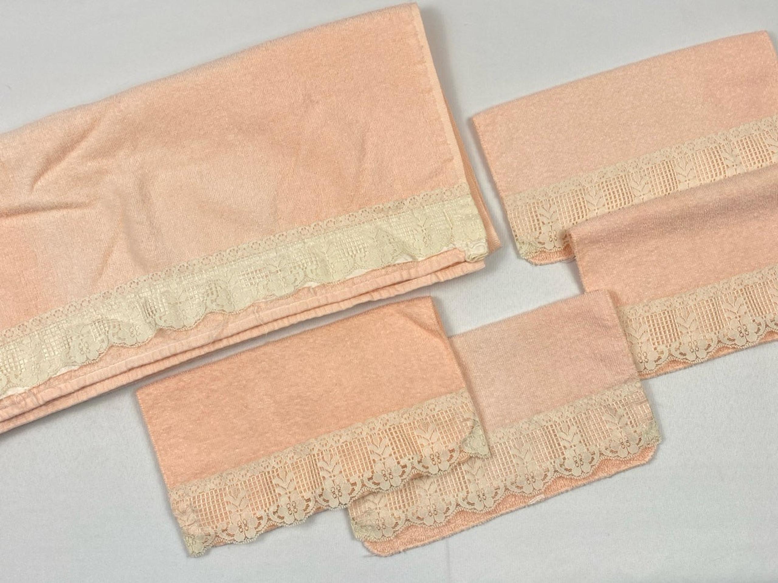 Vintage Cannon Peachy Pink Bath Towel with 4 Wash Cloths Lace Trim Granny Core