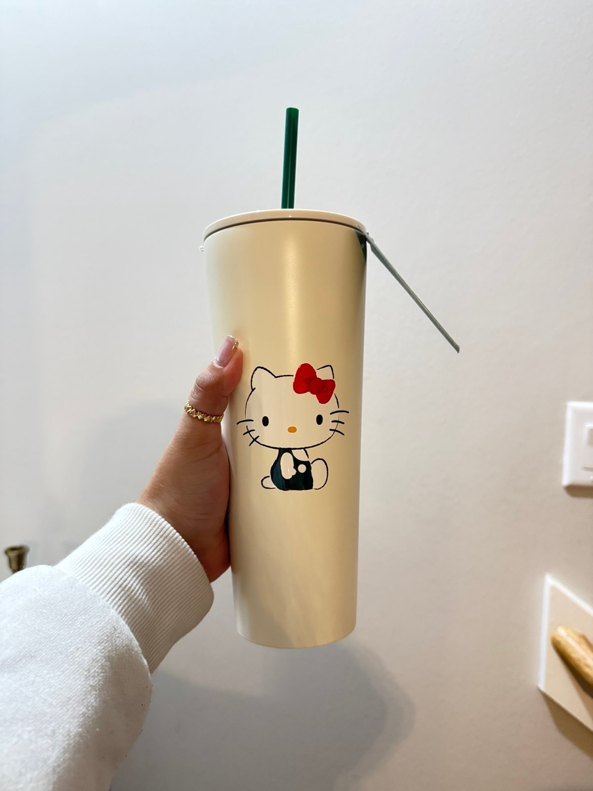 Hello Kitty Starbucks stainless steel cup 26oz