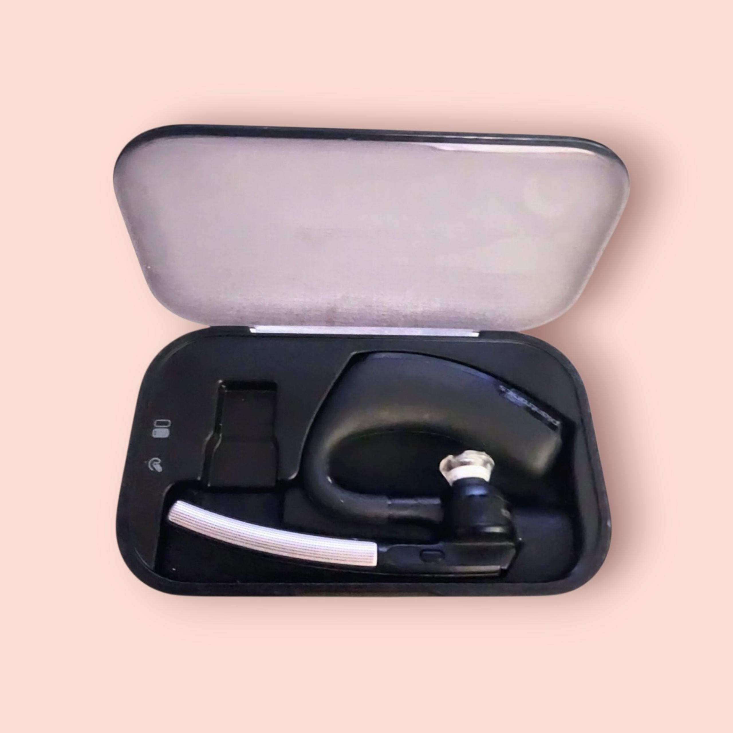 Plantronics Voyager Legend Noise Canceling Mic In Ear Wireless Bluetooth  •