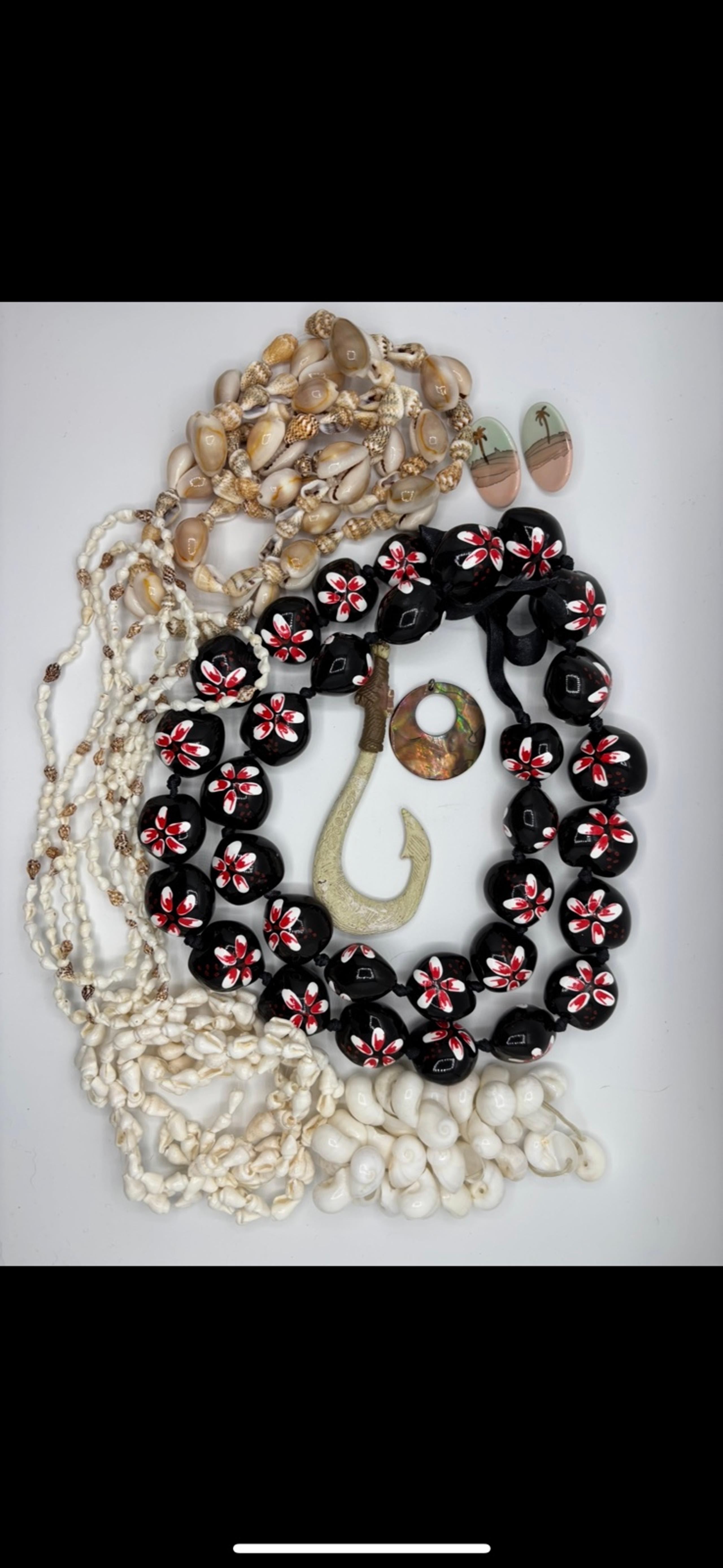 “Tamatoa” Hawaiian  jewelry lot -180