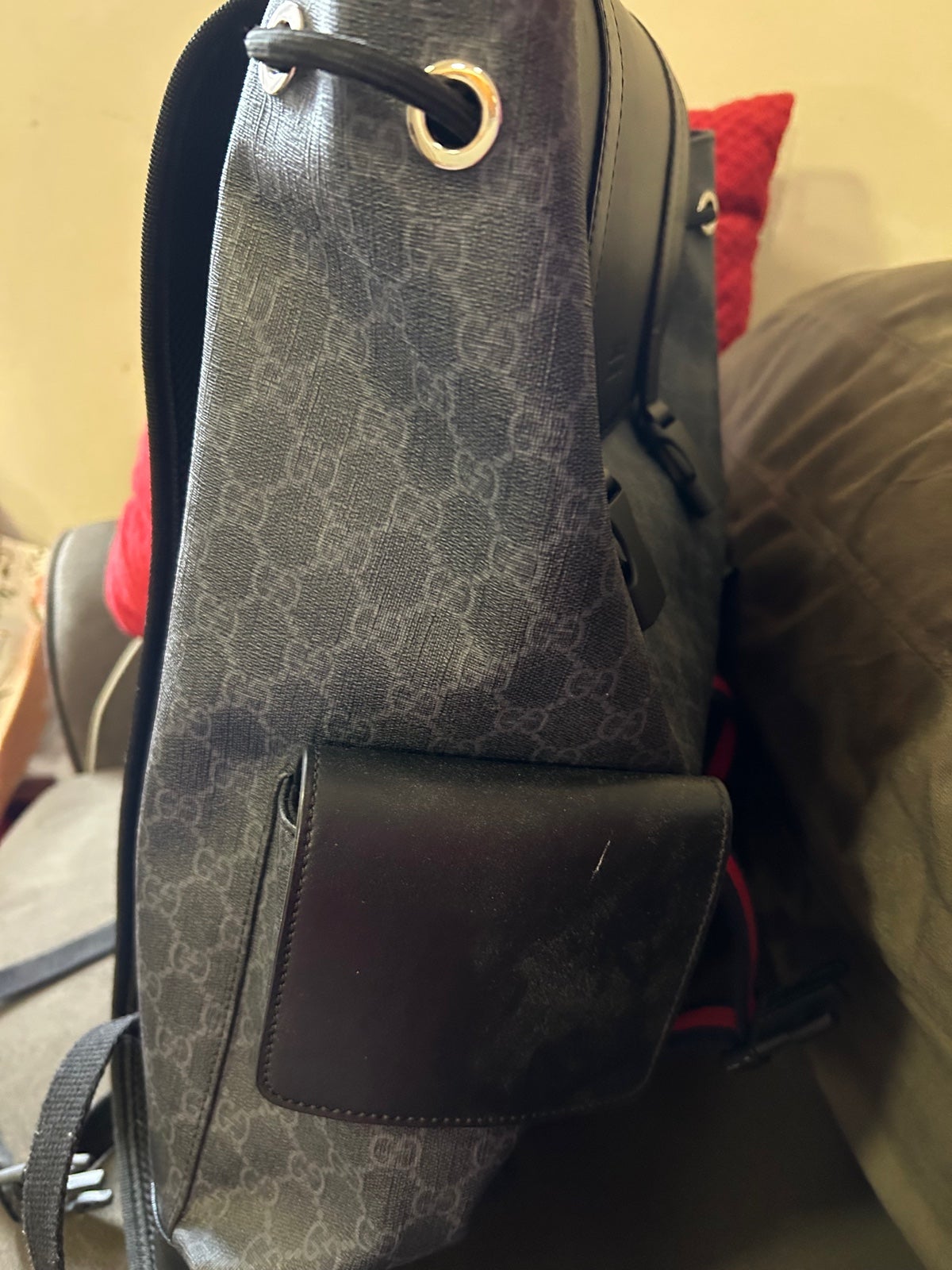 Fake gucci backpack clearance men