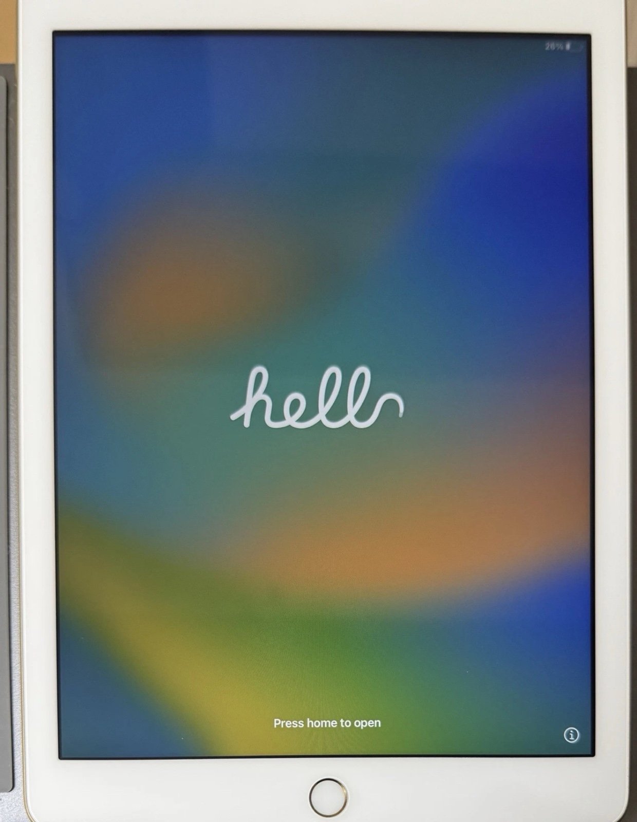 Apple iPad 5th Gen 32GB Wi-Fi - GOLD