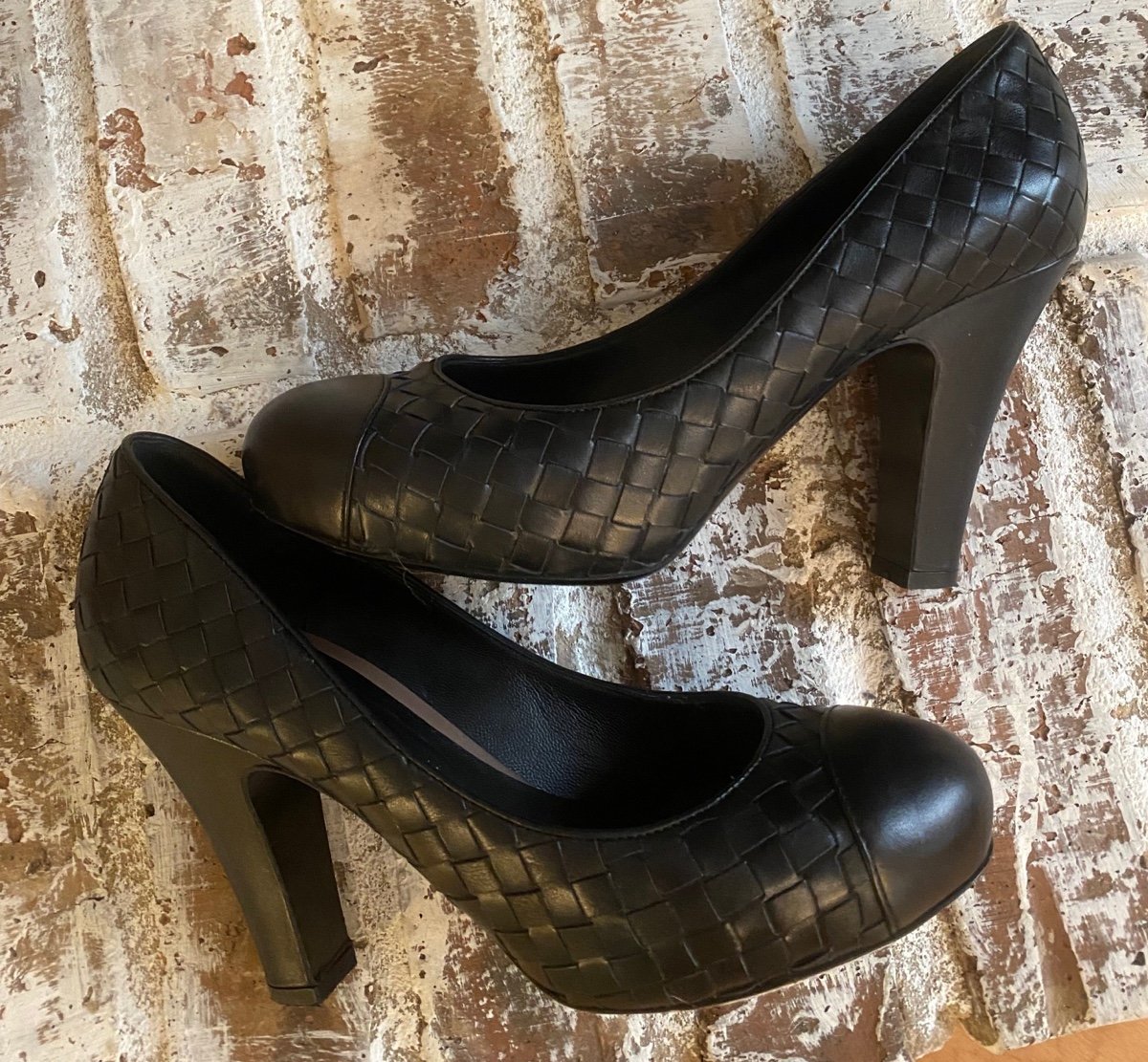 Bottega Veneta black woven pumps 37.5