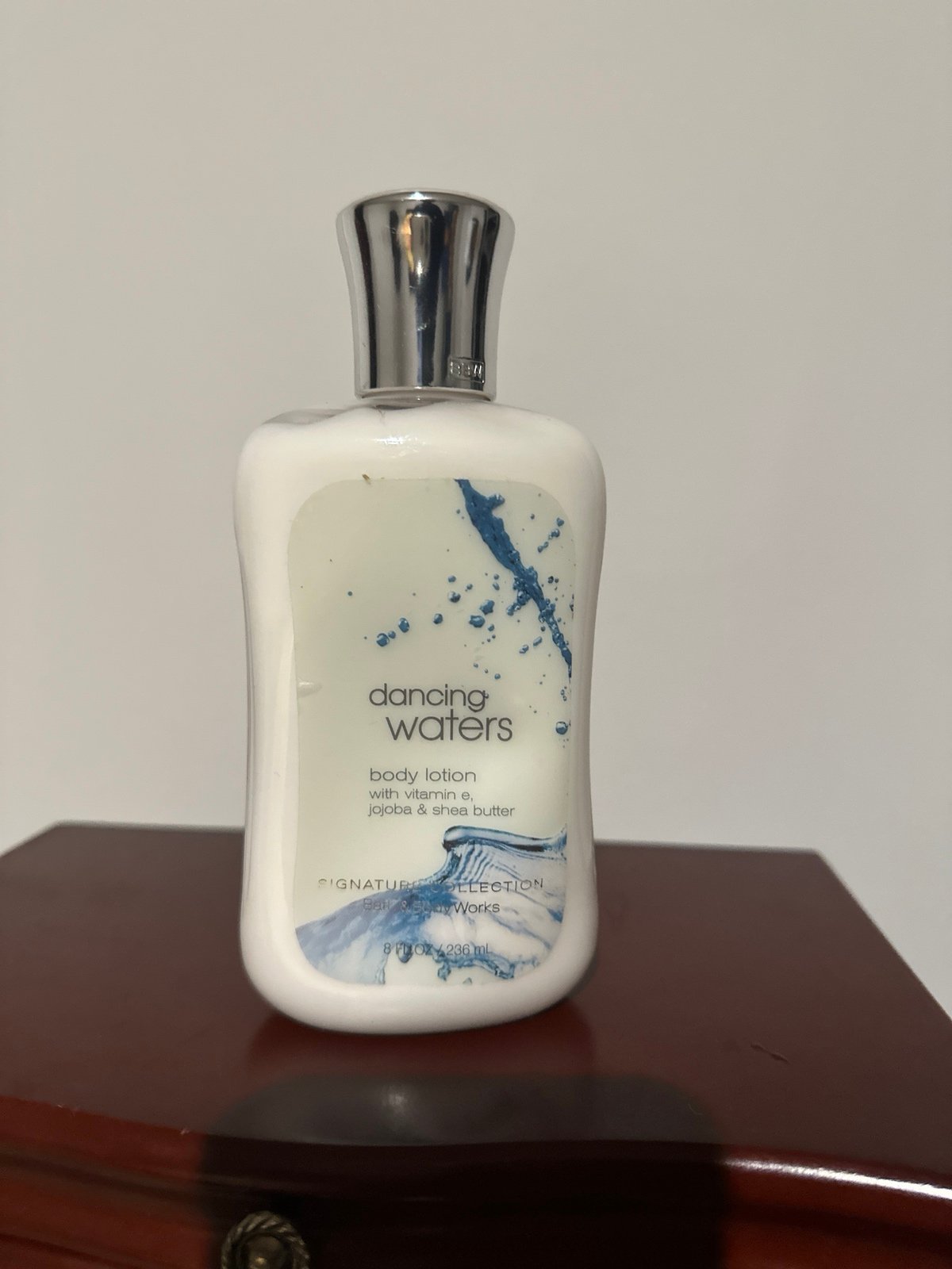 Bath & Body works Dancing Waters Body Lotion 8oz