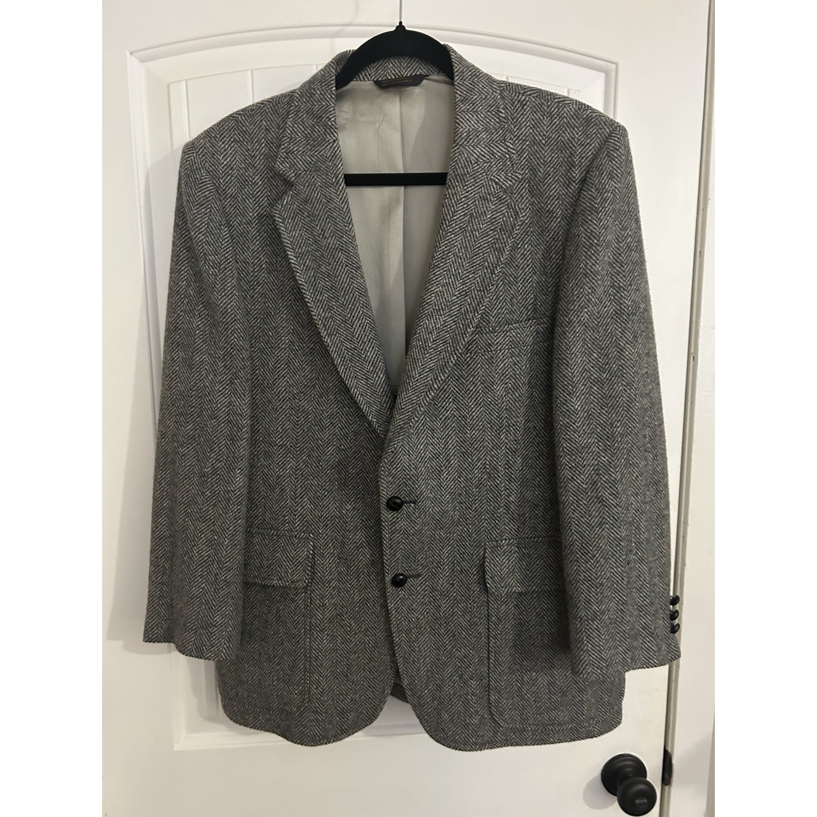 Vintage Whitney 100% Pure Wool Herringbone Two Button Sports Coat- See Pictures