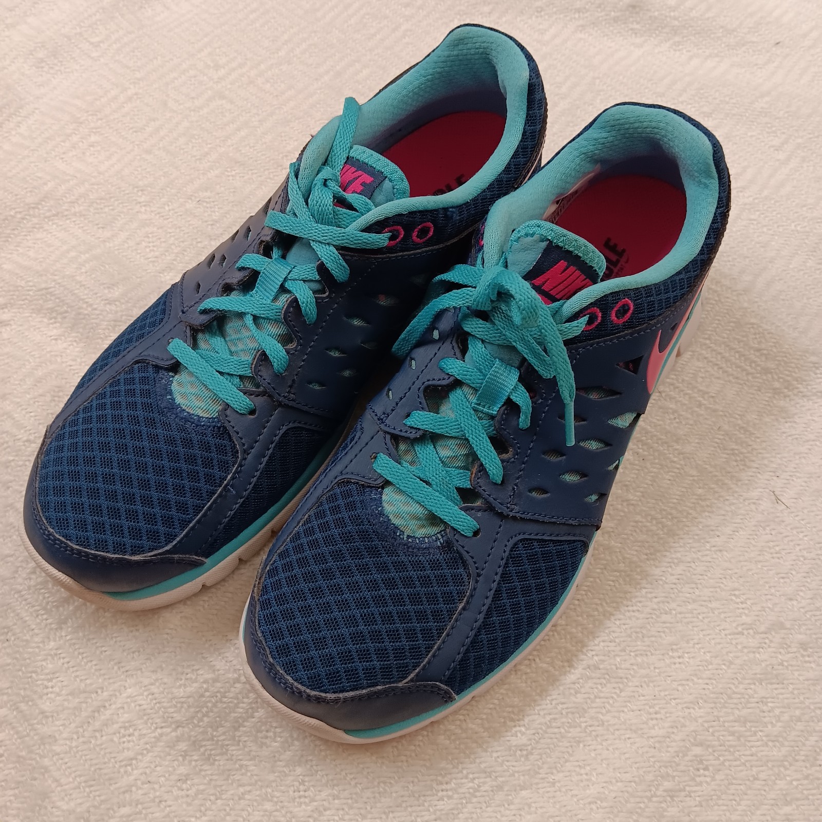 ShoesWomen's Blue And Pink Nike Flex 2013 Run Sneakers