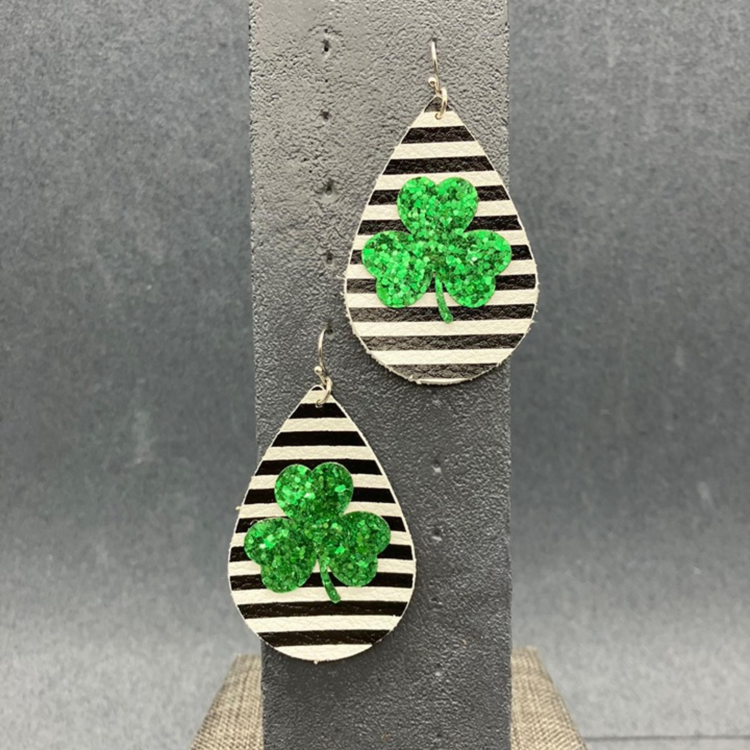 St Patricks Day Irish Earrings 2.5 In Dangle Pierced Green Shamrock Glitter