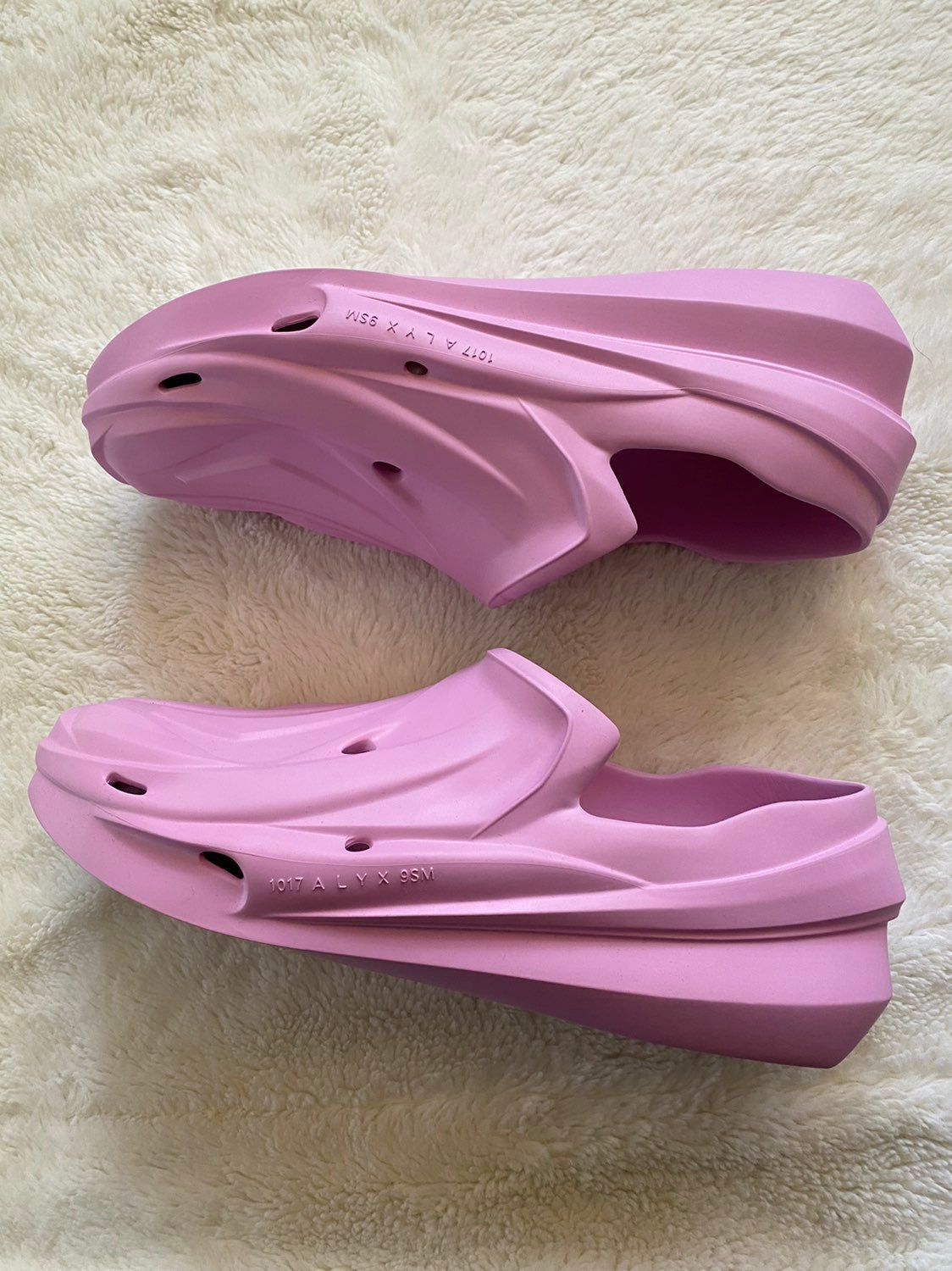1017 Alyx 9sm pink mono slip on