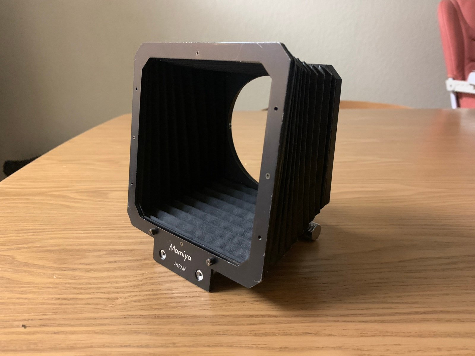 mamiya rb67 lens hood bellows