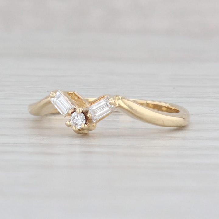 0.16ctw Contoured Diamond Ring 18k Yellow Gold Size 6.25 Wedding Band