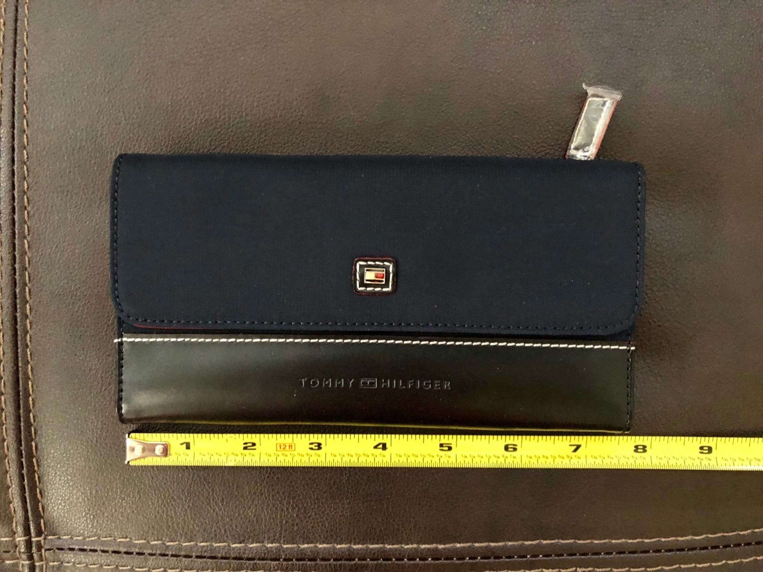 Tommy Hilfiger Women’s Wallet - Navy