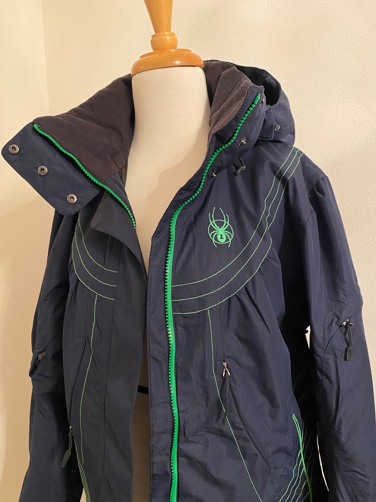 Spyder womens coat size medium - new