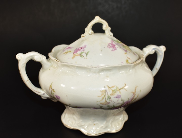 ANTIQUE MADDOCKS LAMBERTON WORKS ROYAL PORCELAIN DISH W/ LID