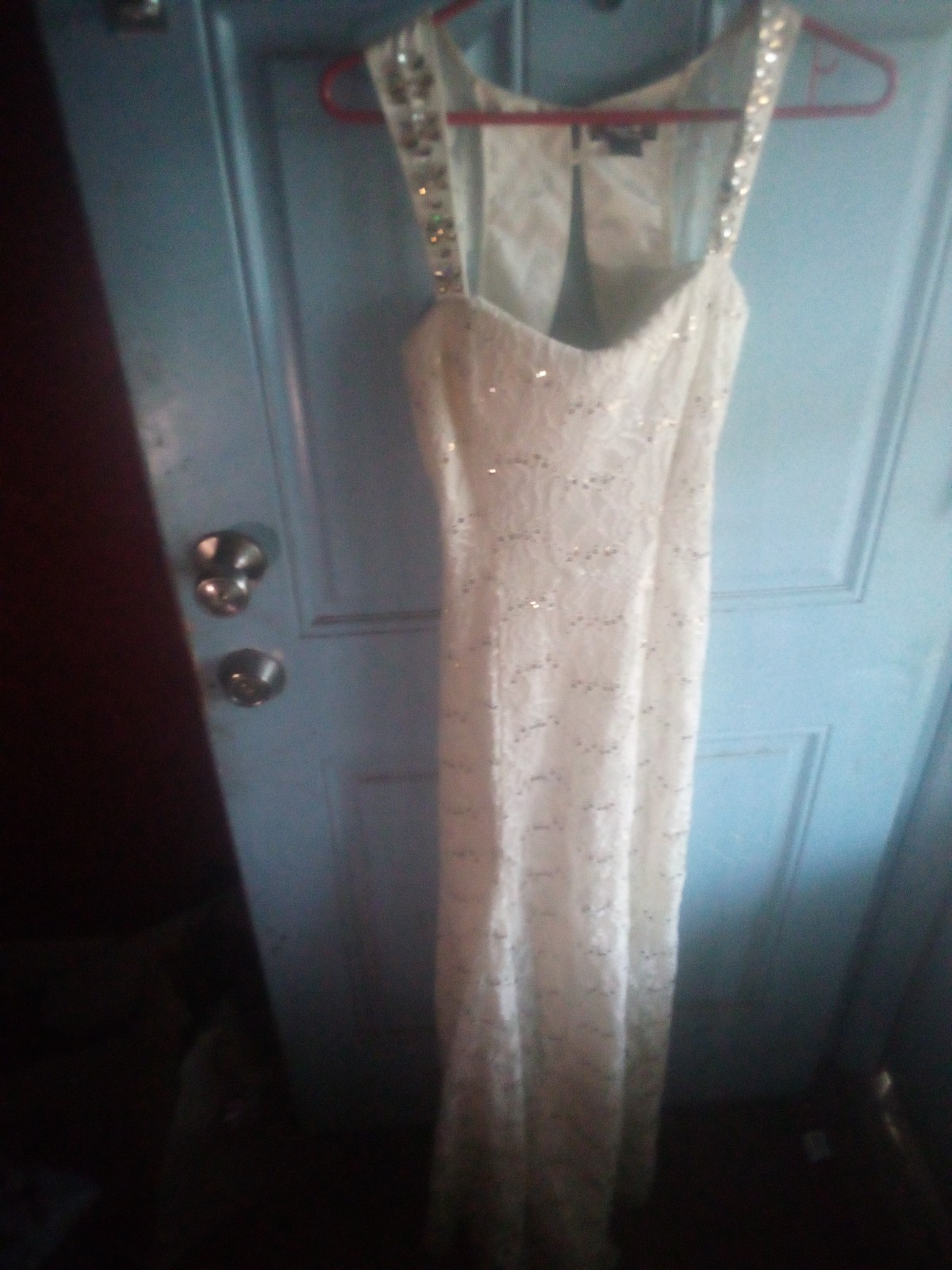 Cream open back weading dress size 5 it's in great condition
