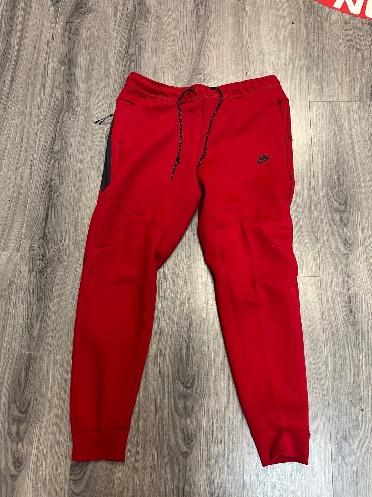 Nike tech joggers