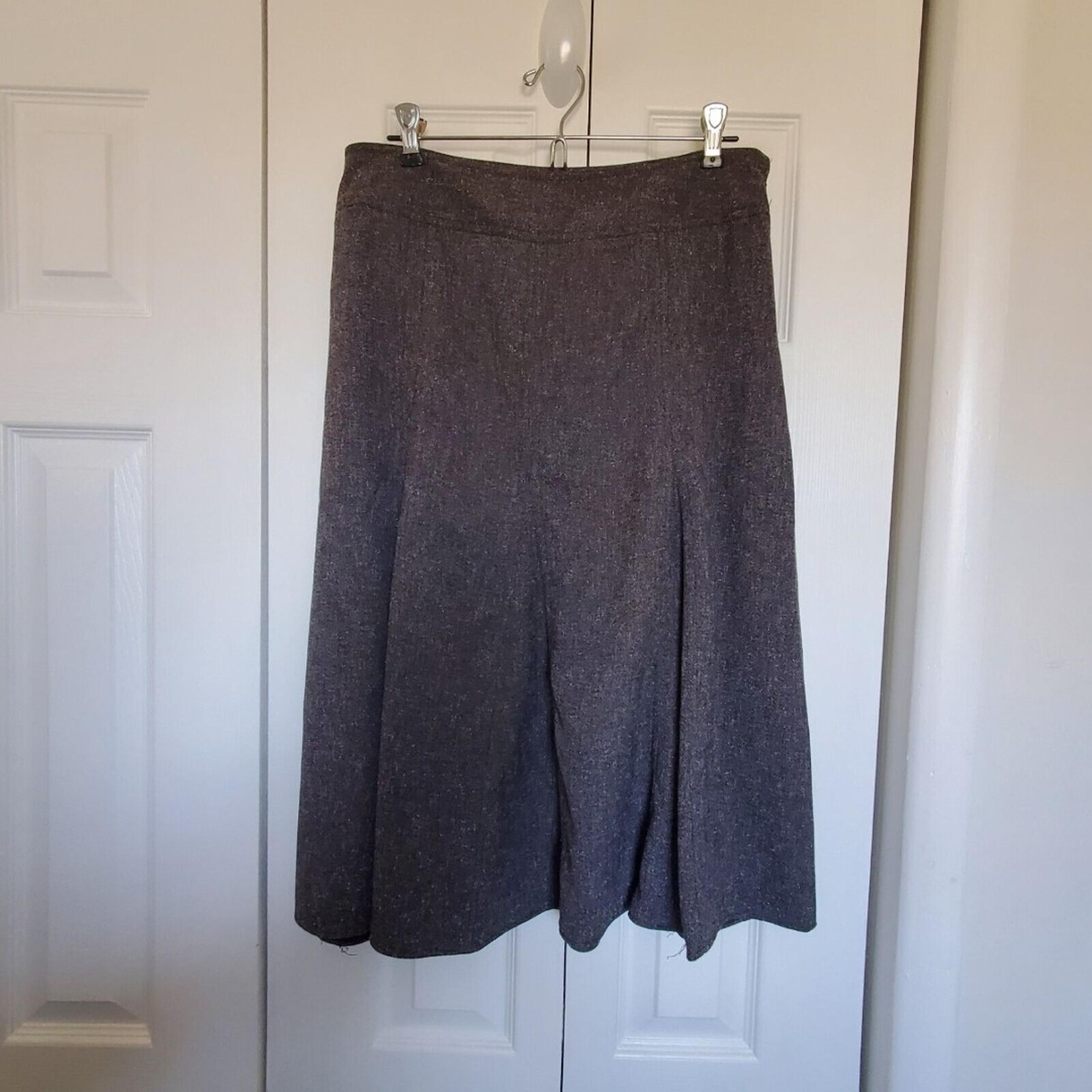 Darjoni Skirt Gray Size 6 Panel A-Line Spring Fall Summer Winter Office Church