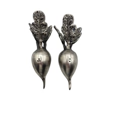 Pottery Barn Turnip Radish Salt Pepper Shakers Kitchen Dining Missing 1 Stopper