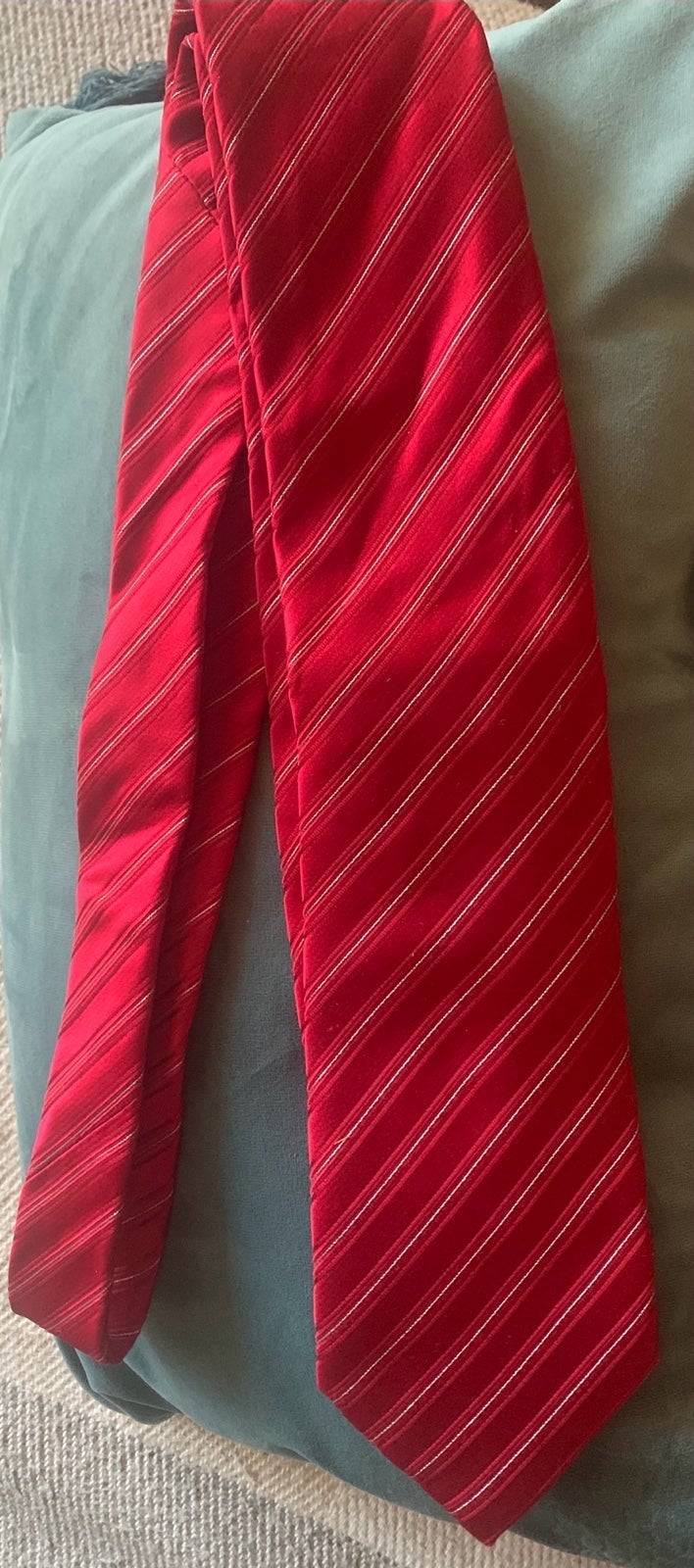 DONALD J. TRUMP~ SIGNATURE COLLECTION Red Striped Tie.