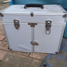 Makeup traveling portable box
