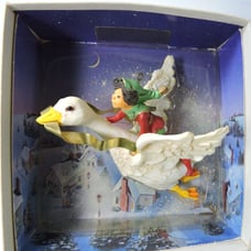 Hallmark Vintage Christmas Fantasy Ornament made in Hong kong 1981