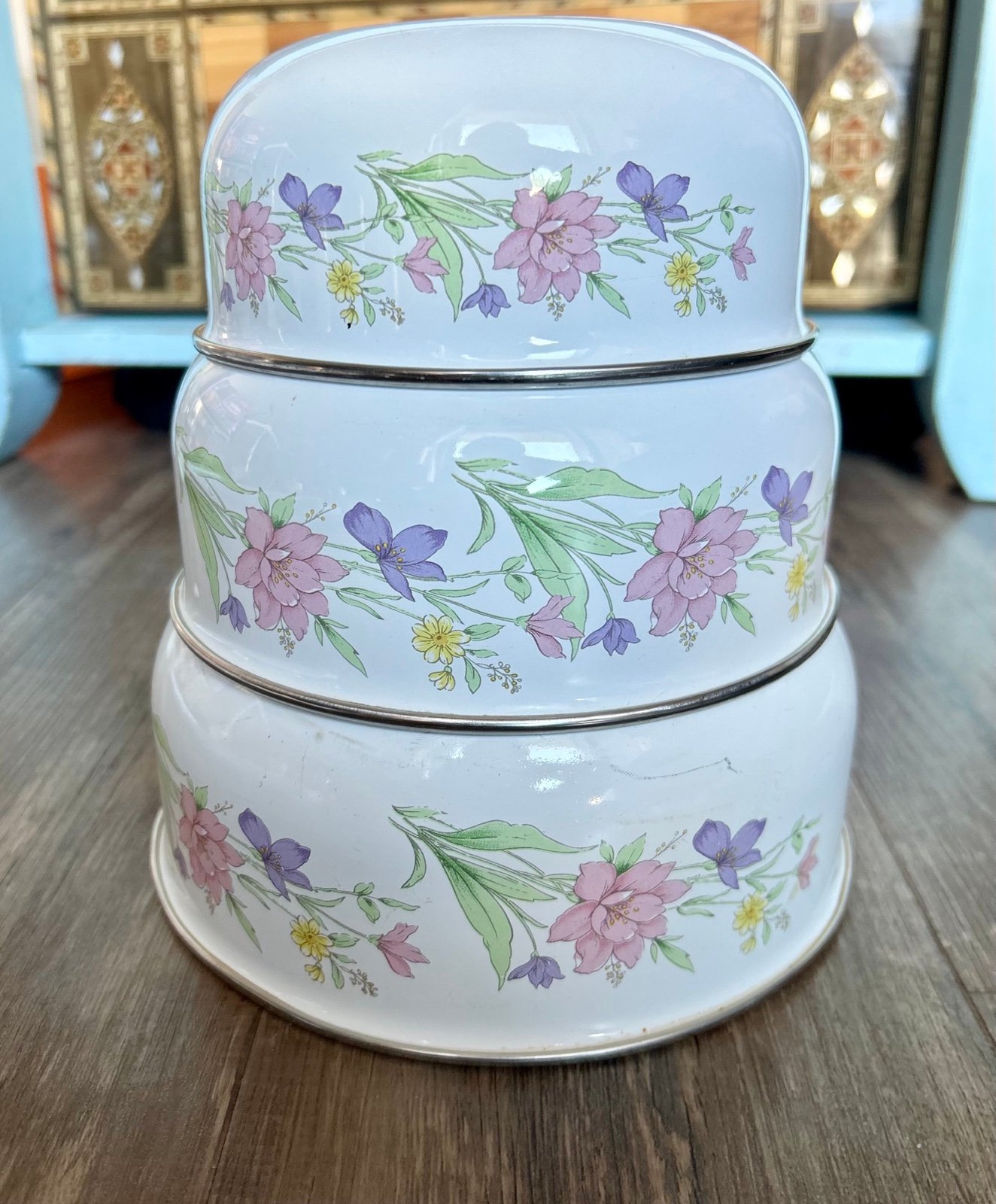 Cottagecore Vintage Enameled Set of 3 Metal Mixing Bowls