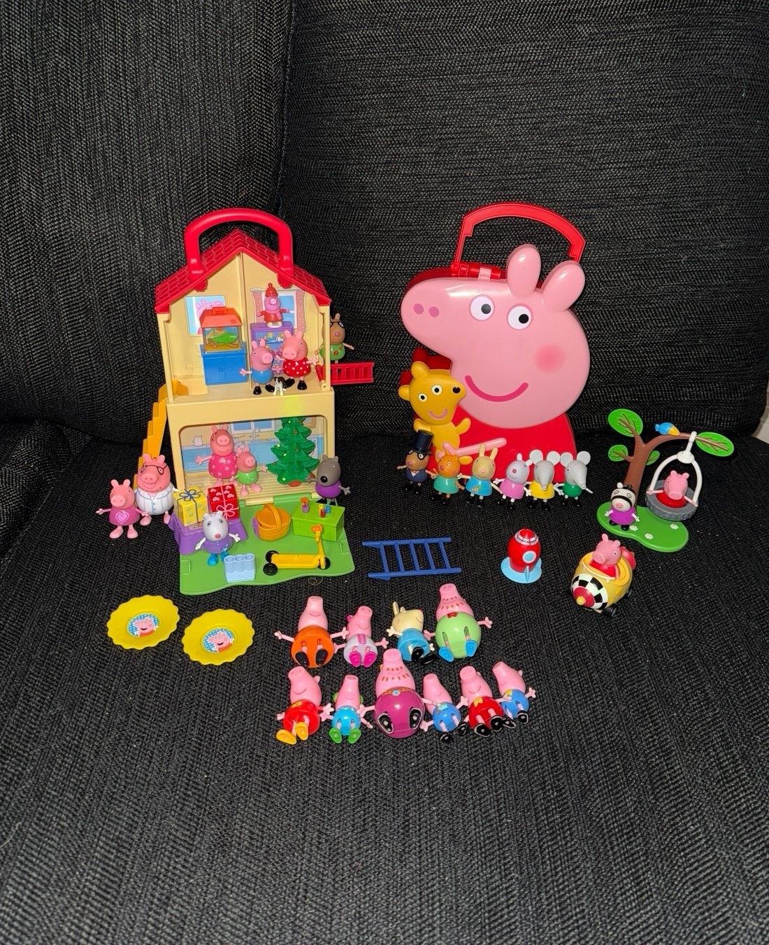 Peppa Pig House with Family & Friends Toy Figures Lot Bundle