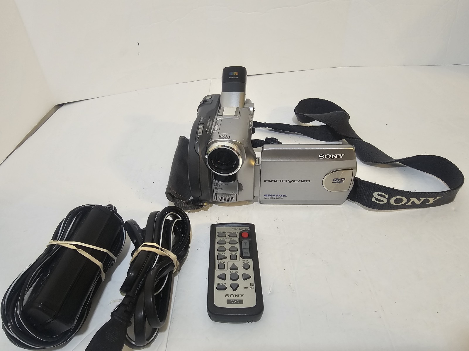 Sony DCR-DVD301 Handycam Camcorder BUNDLE 120x Digital Zoom DVD-R (Tested)