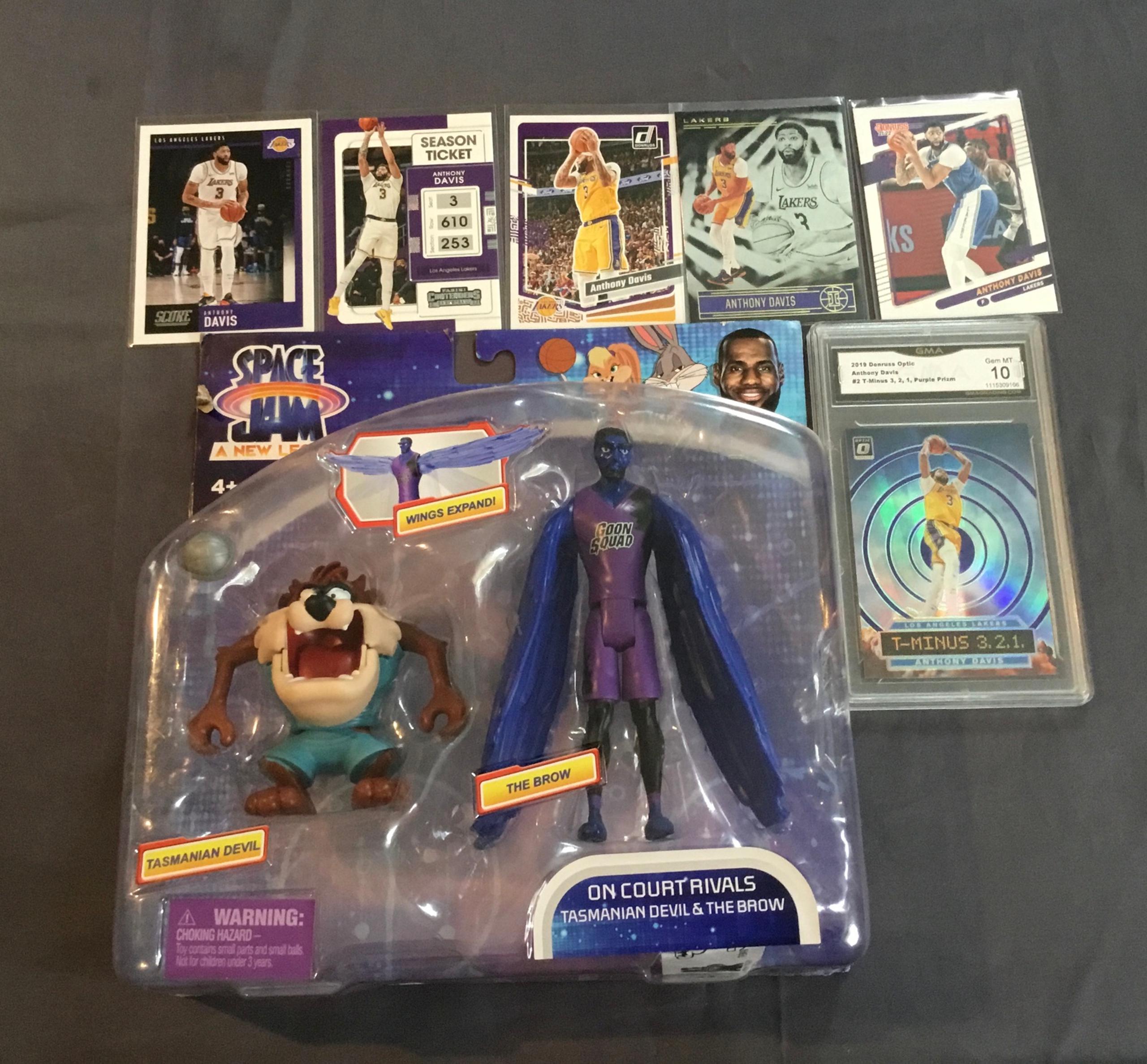 ANTHONY DAVIS COLLECTORS LOT (GRADED CARD/SPACE JAM FIGURE )