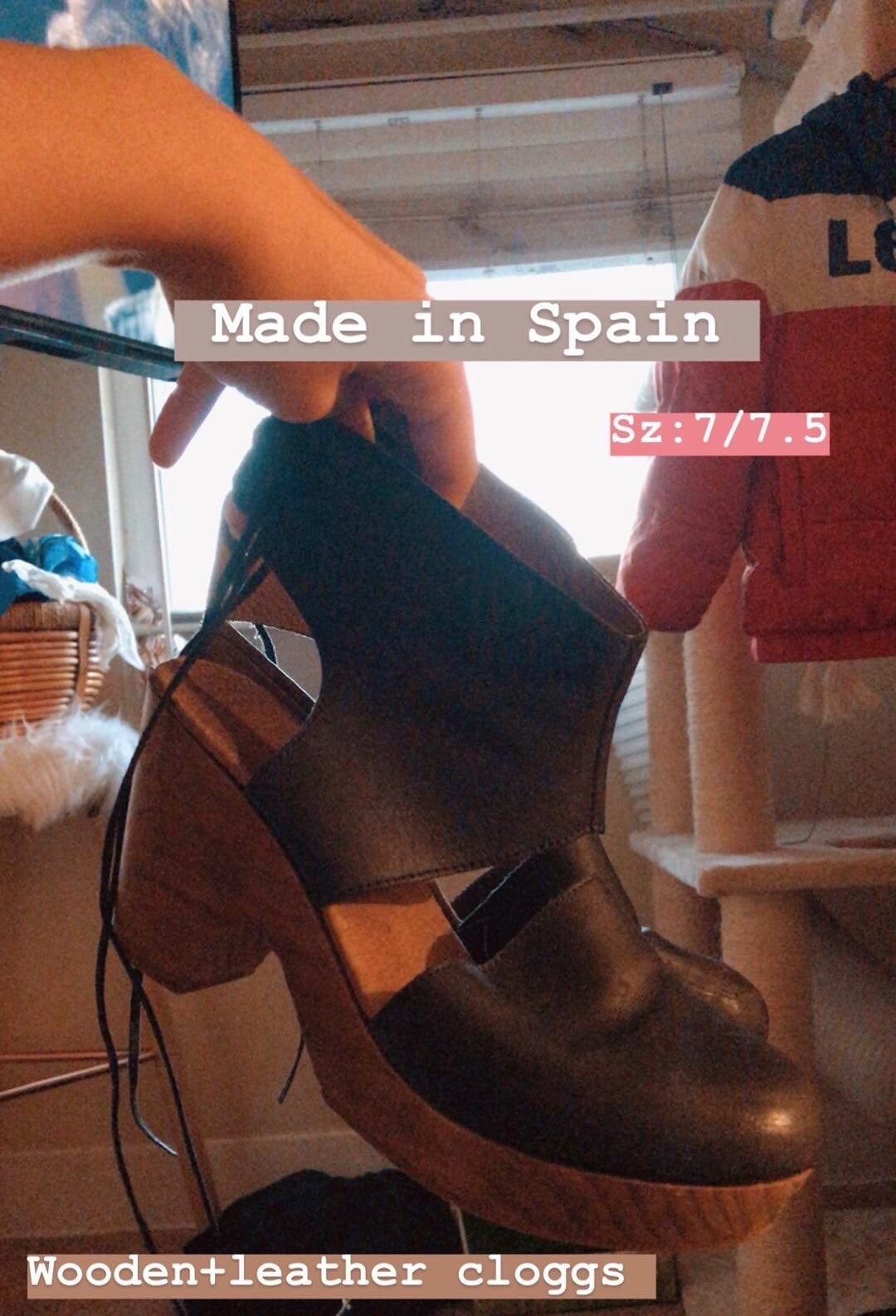 Wooden heel leather cloggs