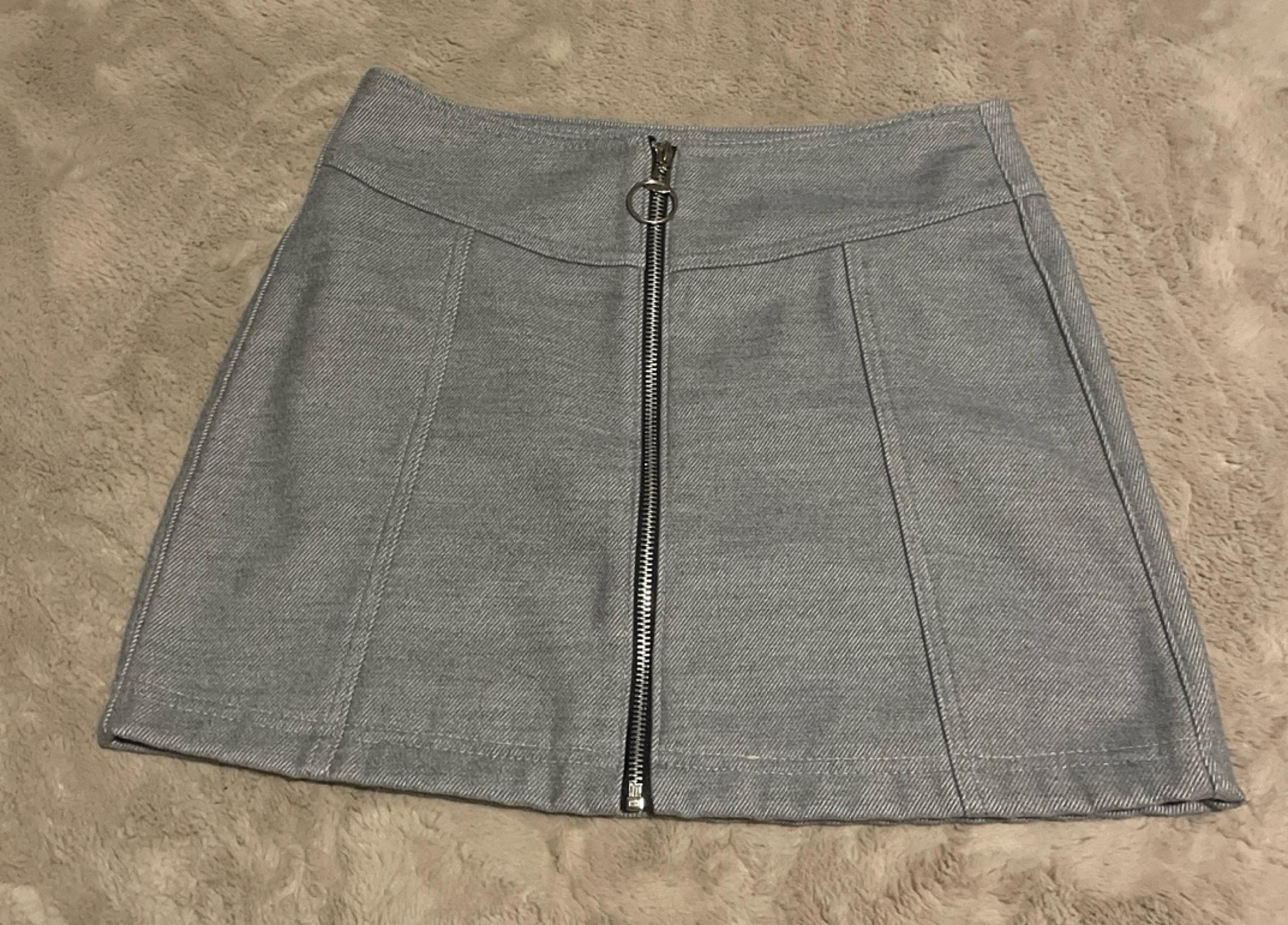 Grey wool like zip up Skirt