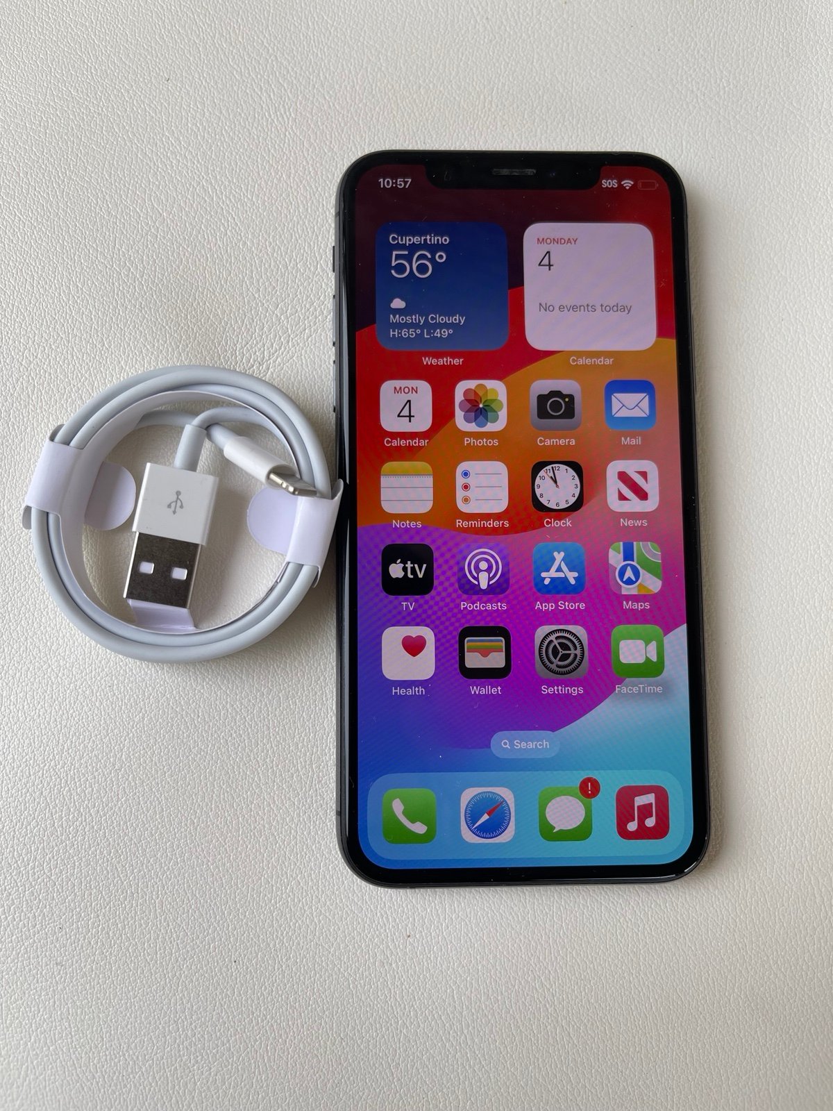iPhone XS. Like New and Unlocked!