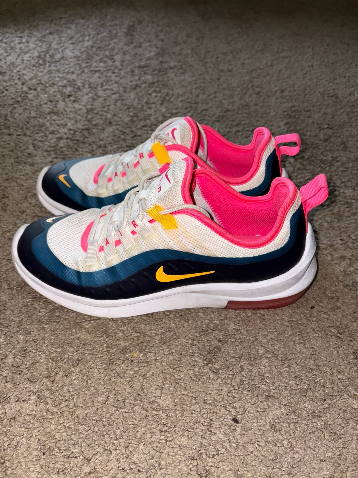 Women’s Nike Shoes Size 8