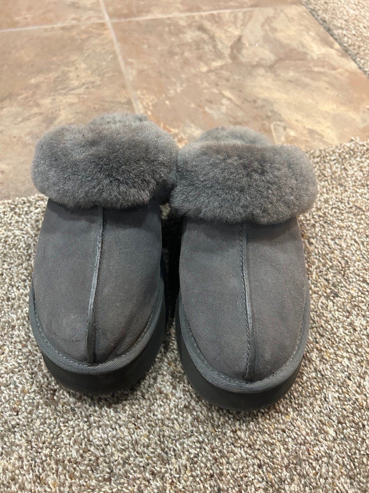 UGG Slippers EUC