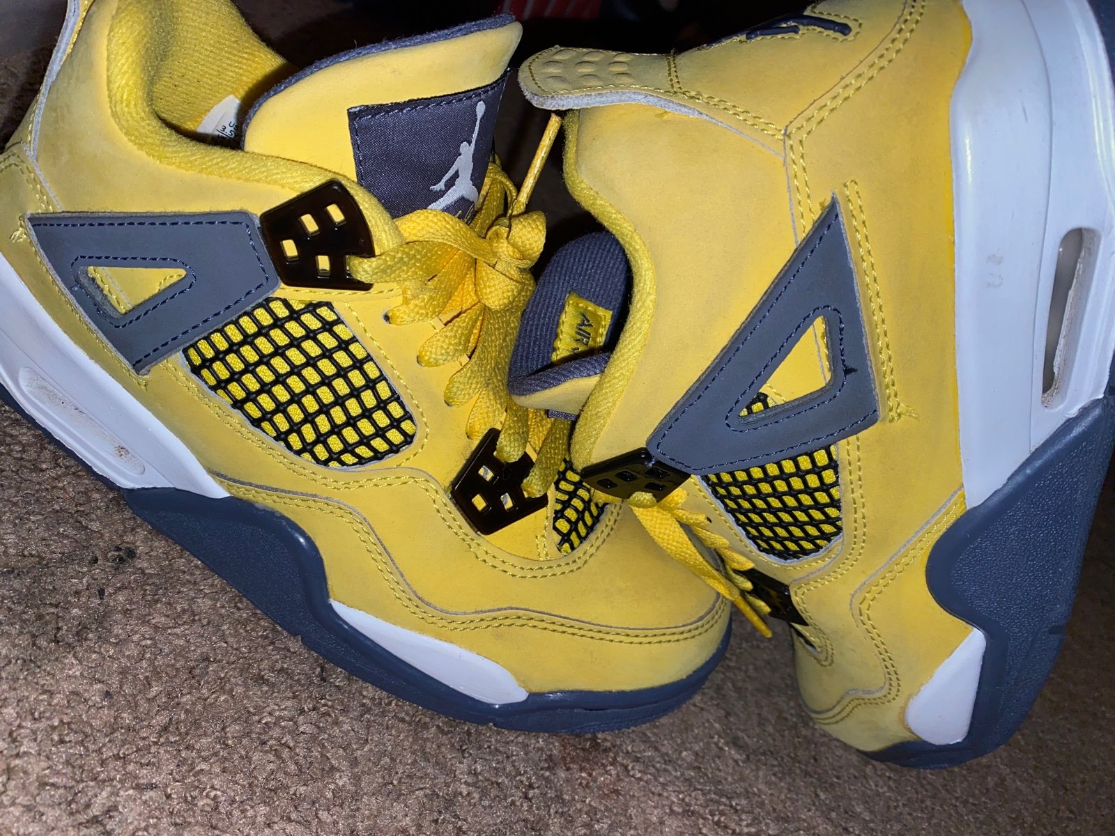 Air Jordan 4 Retro lightning