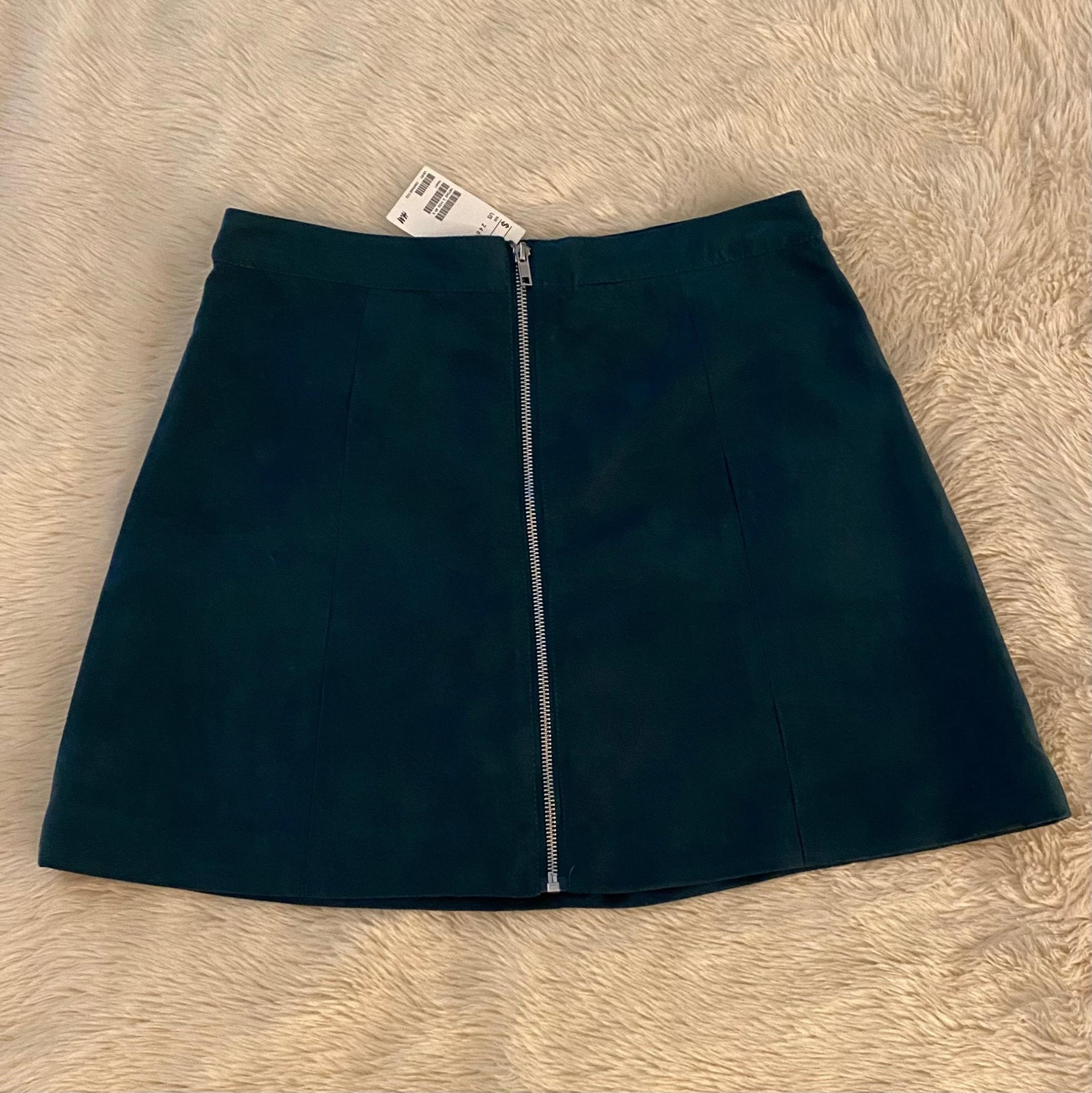 H&M zipper front Mini Skirt NWT