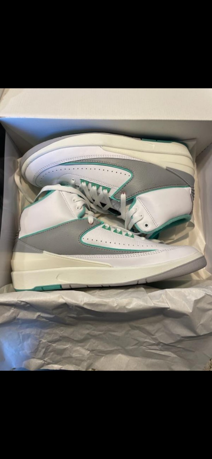 Women Air Jordan Retro 2 Crystal Mint size 9.5/11