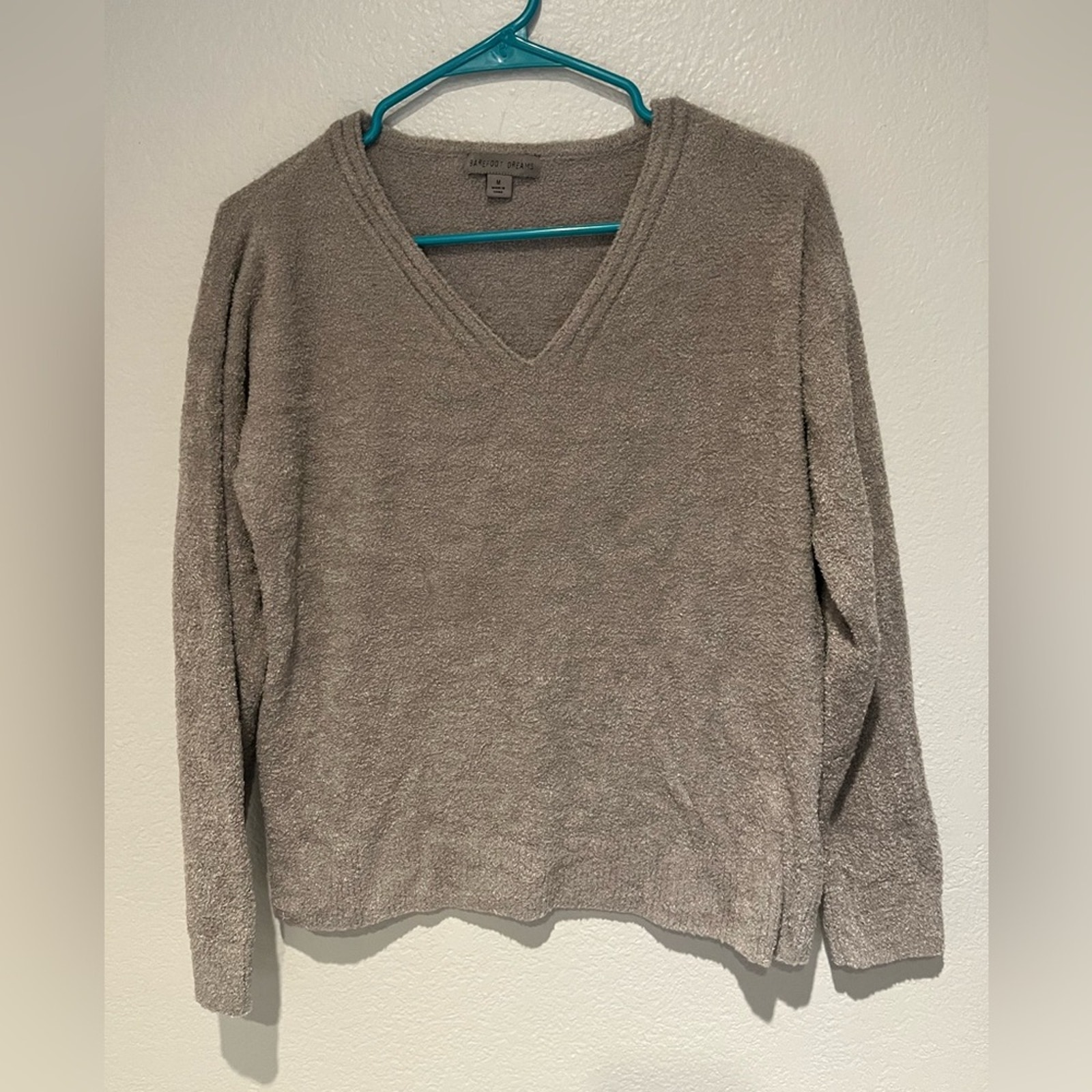 Barefoot Dreams CozyChic V Neck Pullover size small