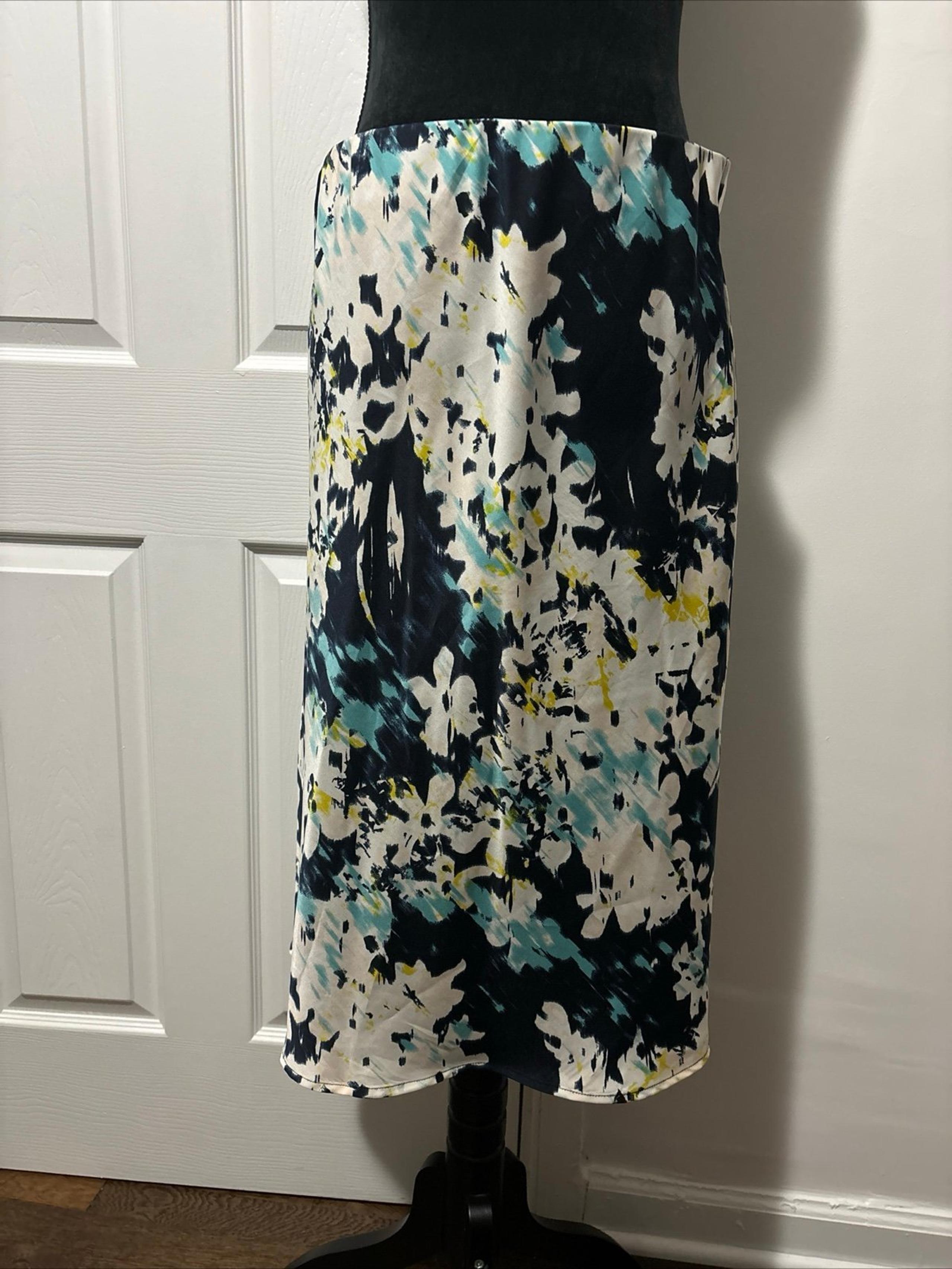 Banana Republic Satin Skirt - Size Medium