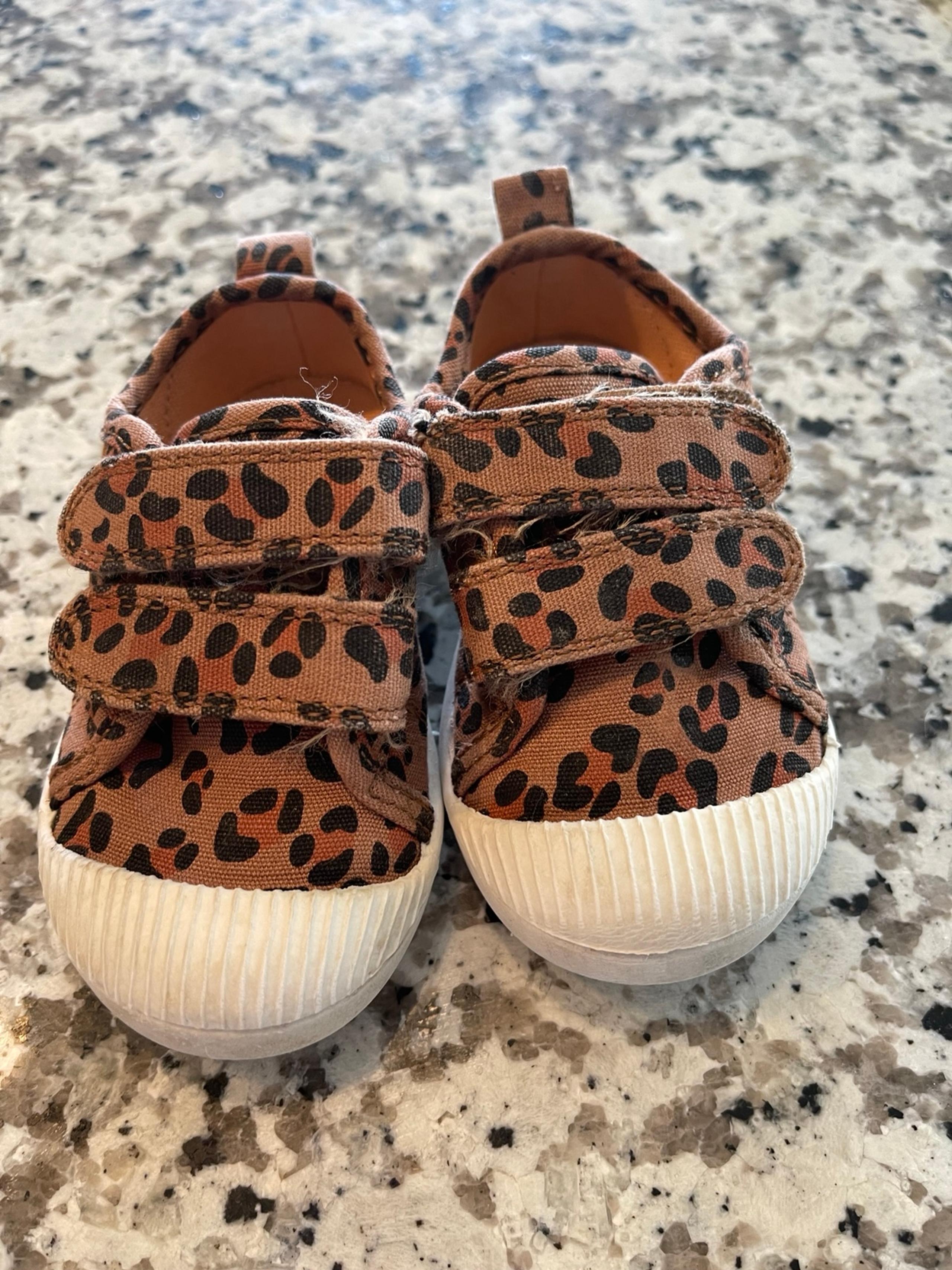 Leopard toddler shoes