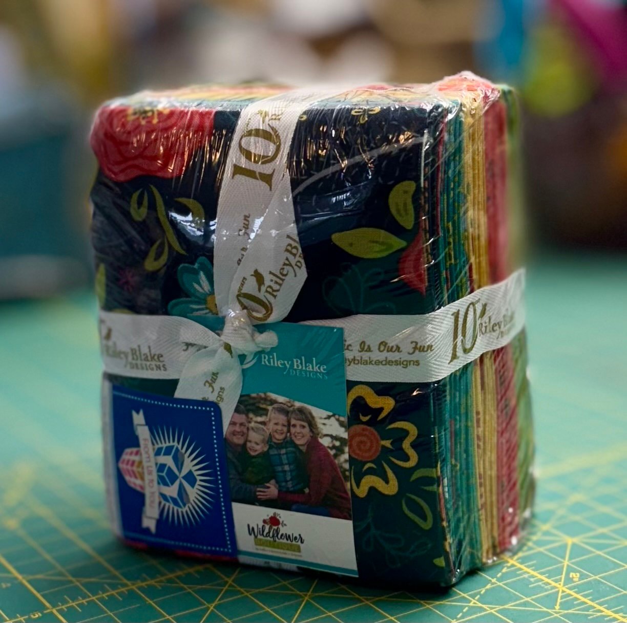 WildWildflower Boutique 18 Fat Quarter Pack by Heather Peterson for Riley Blake