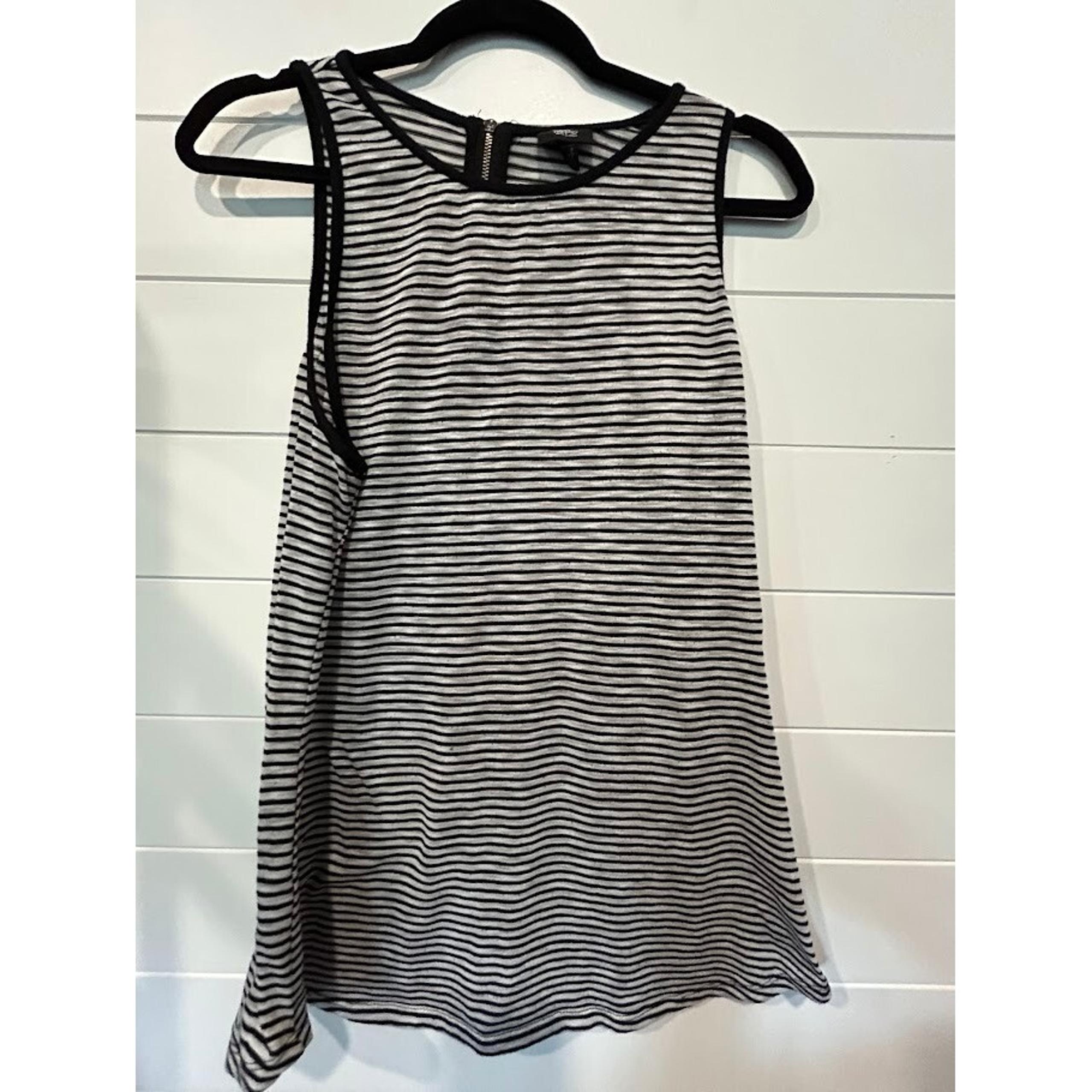 Women's Mossimo Tanktop size Large Black White Stripe Zipper