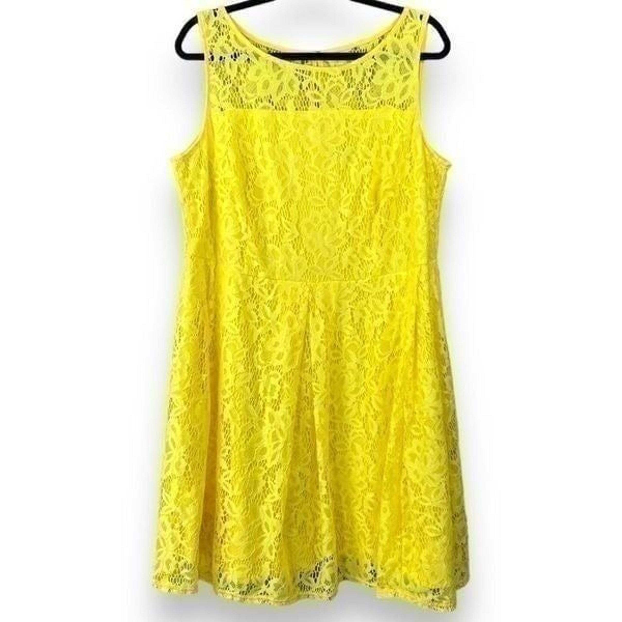 Roz & Ali Yellow Knee Length Fit and Flare Sleeveless Dress 16 Lace Overlay Tank