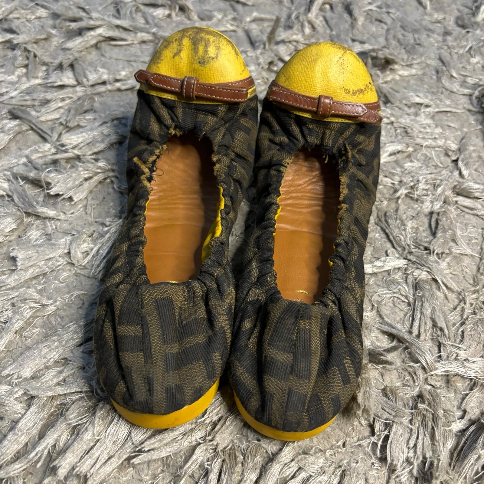 FENDI canvas yellow tip Ballerina Flats 38, visible sign of wear at the tip, thr