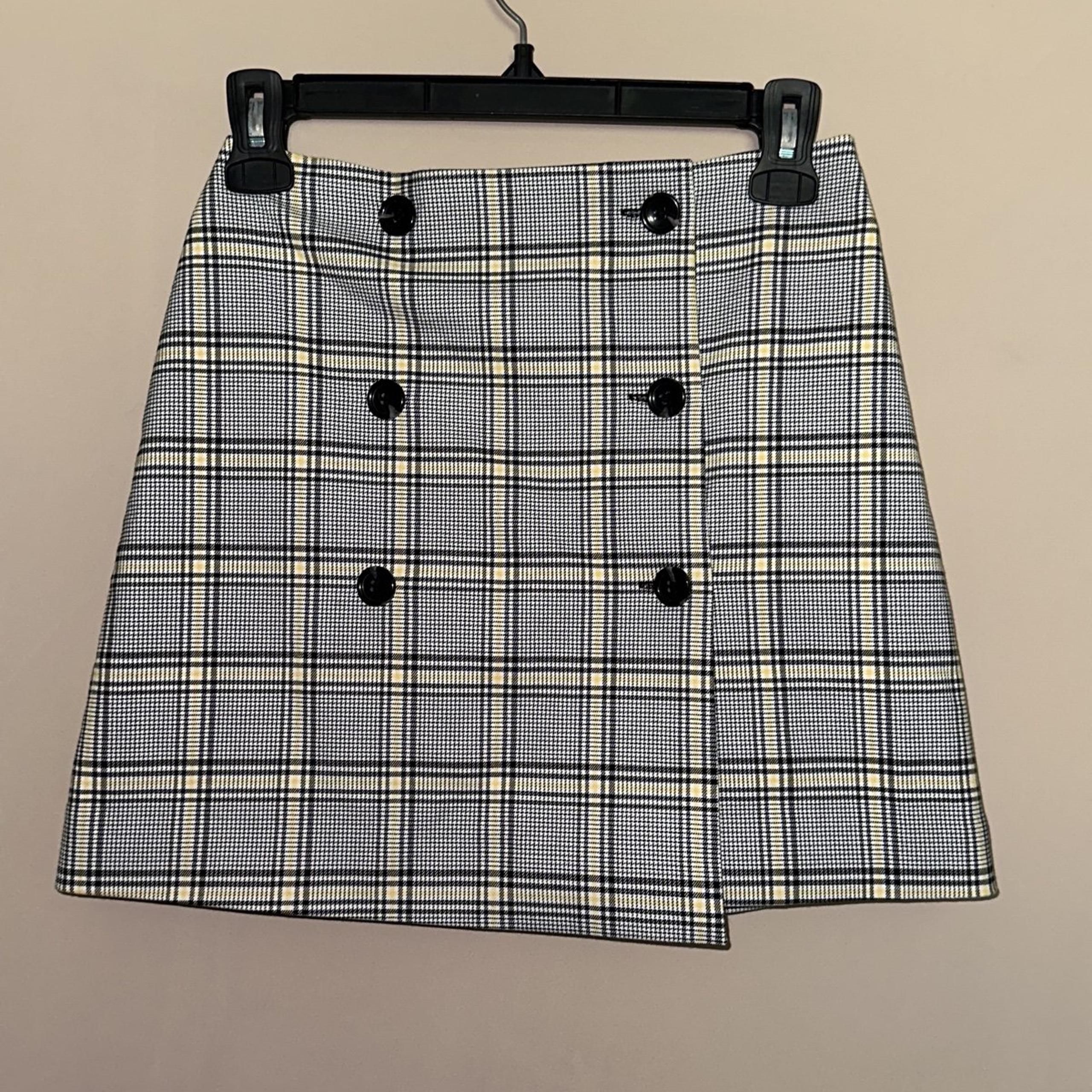 H&M Divided Women’s Mini Plaid Yellow Black Skirt Size 2