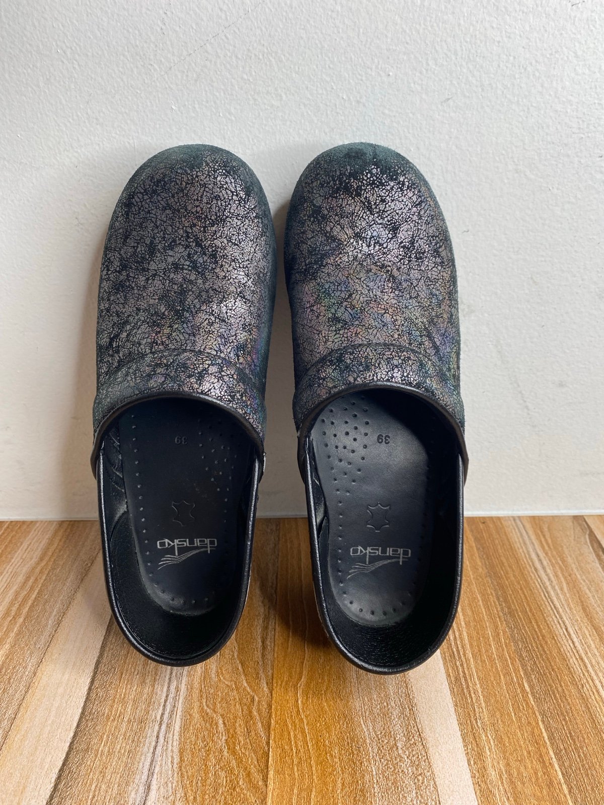 Dansko Iridescent Metallic Professional Clogs Pewter Rainbow Women’s Size US 9