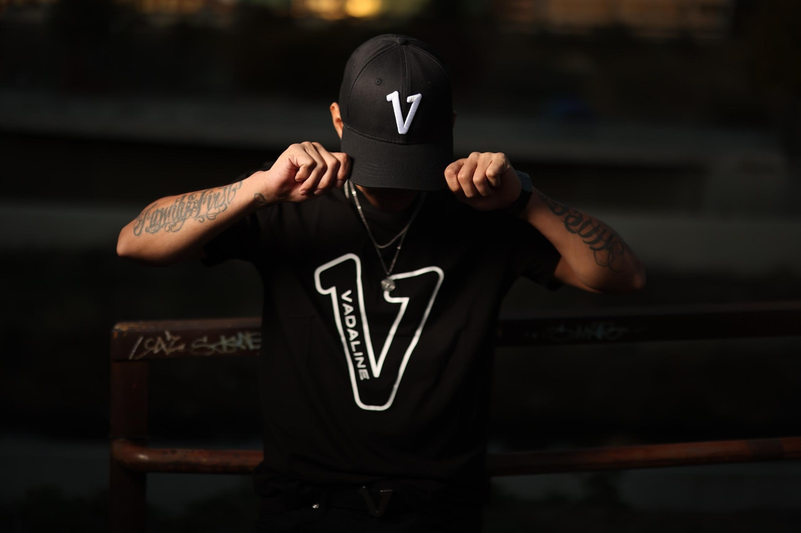 Vadaline v black logo Tshirt